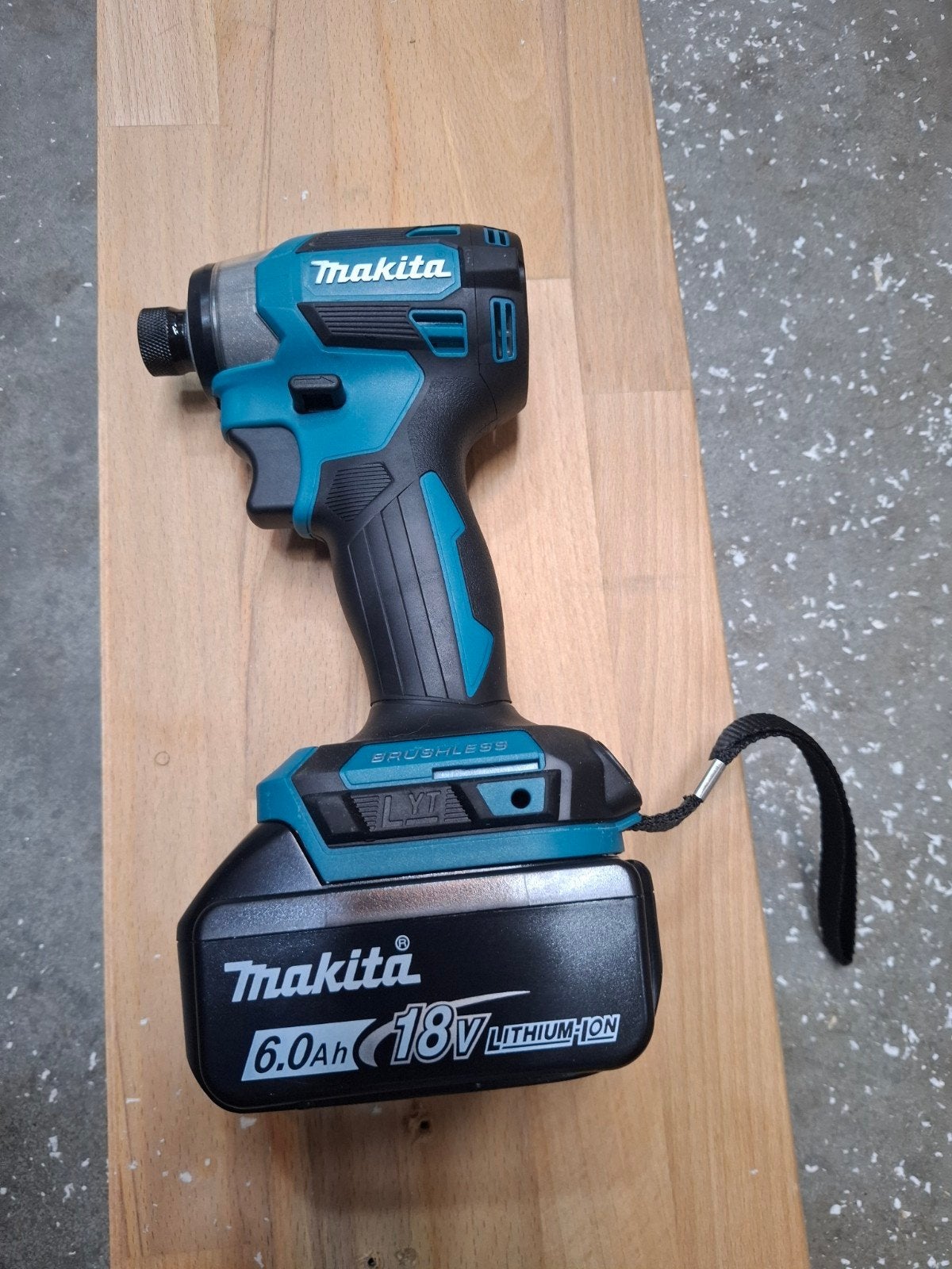 Makita DTD173 LXT 18V Slagschroevendraaier met 6.0Ah accu, Doe-het-zelf en Verbouw, 600 watt of meer, Variabele snelheid, Ophalen of Verzenden