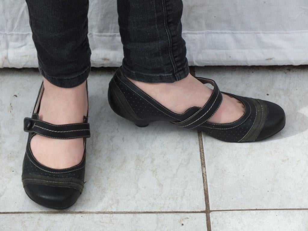 Mooie dameschoenen, mt 40 Merk Blue box, Schoenen met lage hakken, ., Zwart, Ophalen of Verzenden