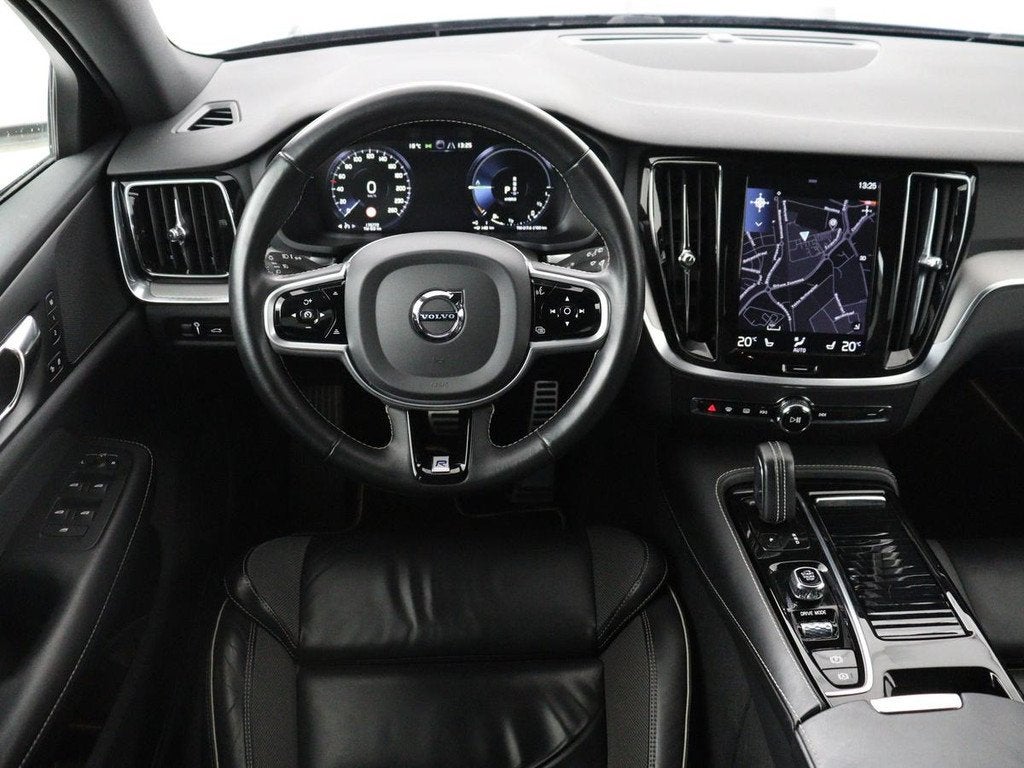 Volvo V60 2.0 T8 Twin Engine AWD R-Design | Trekhaak | Stoel, Auto's, Volvo, Automaat, Gebruikt, Euro 6, 4 cilinders