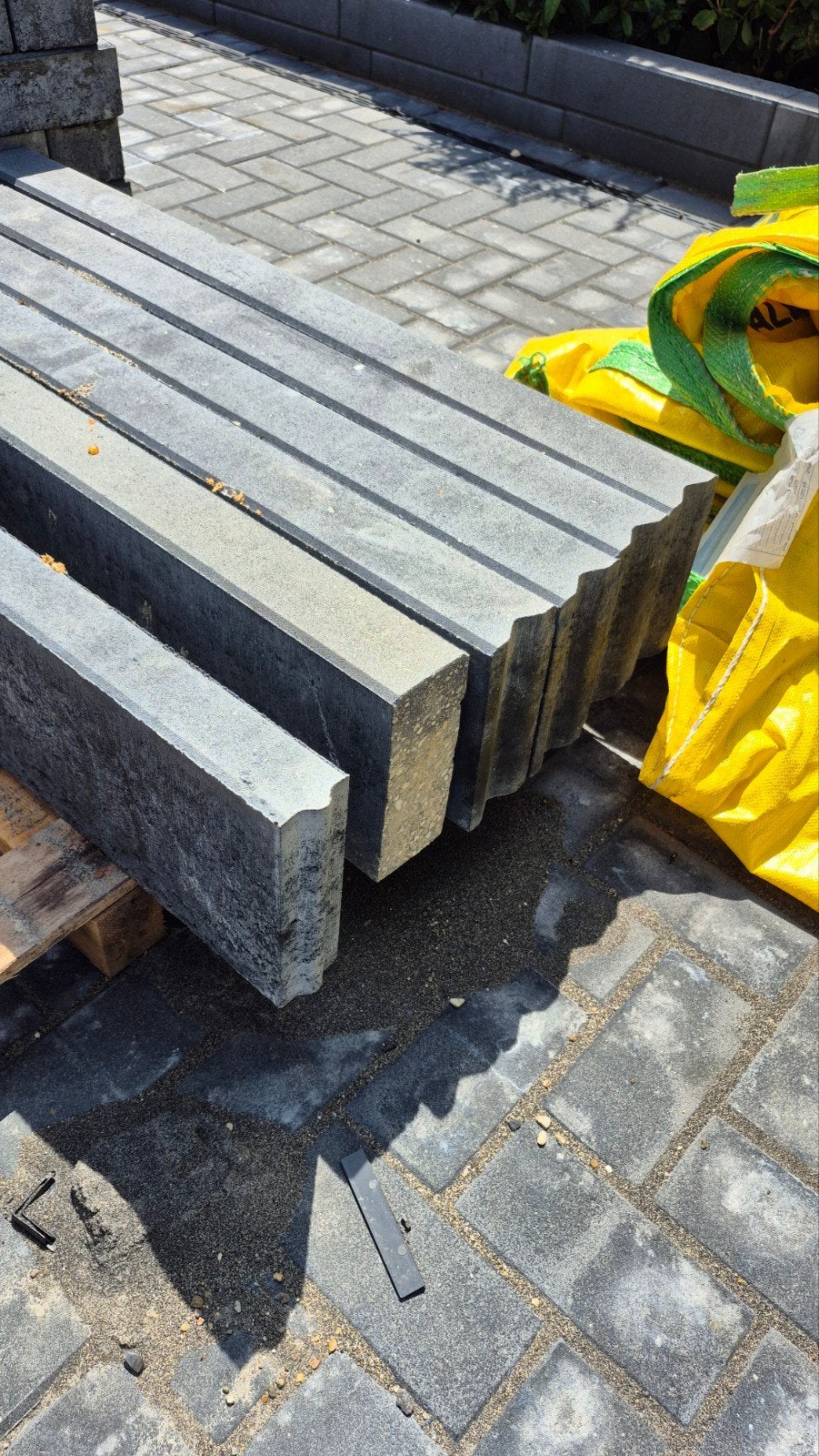 Betonnen opsluitbanden voor tuin of terras, Ophalen, Overige typen, Zo goed als nieuw, Minder dan 5 m²