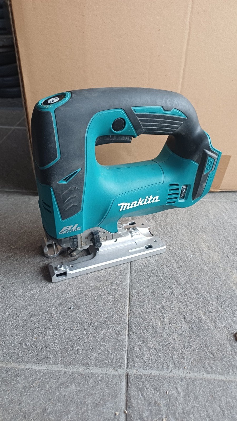 Makita DJV182 Accu Decoupeerzaag - Zonder Accu, Gebruikt, Verzenden, Makita, Minder dan 600 watt