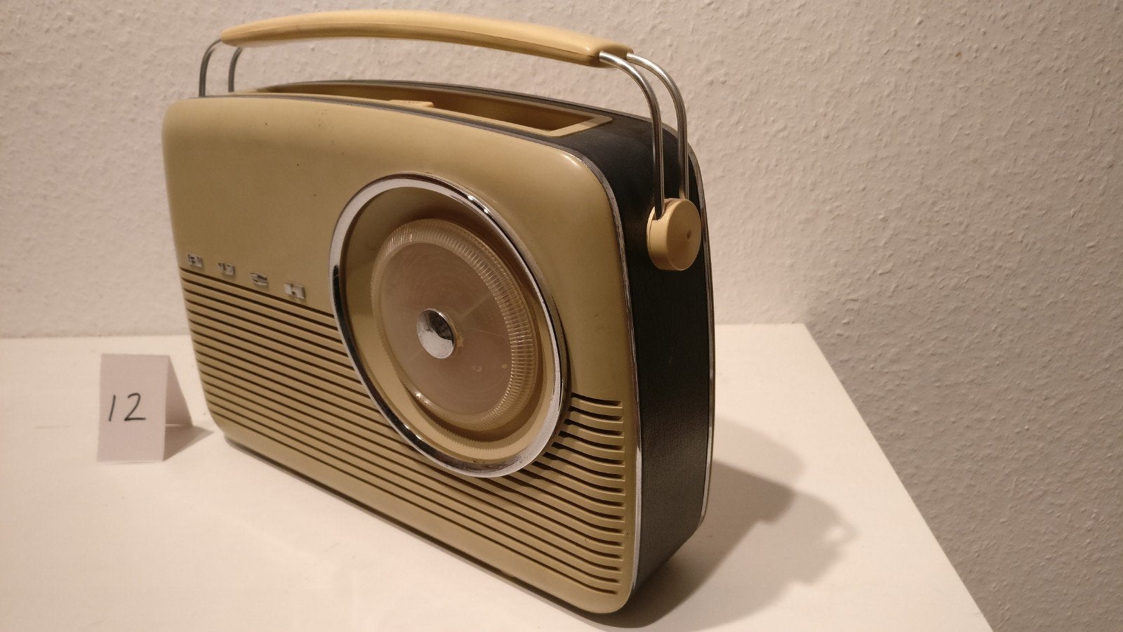 Bush 82c Vinted draagbare radio, Ophalen of Verzenden