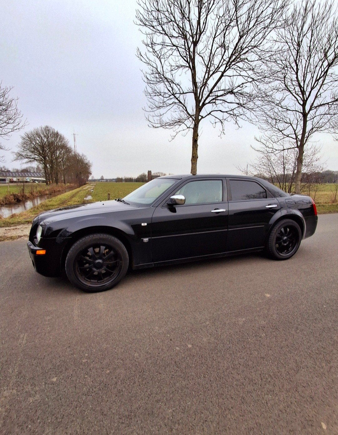Chrysler 300C 2.7 I V6 AUT 2006 Zwart, Auto's, Automaat, Zwart, Particulier, 102 €/maand