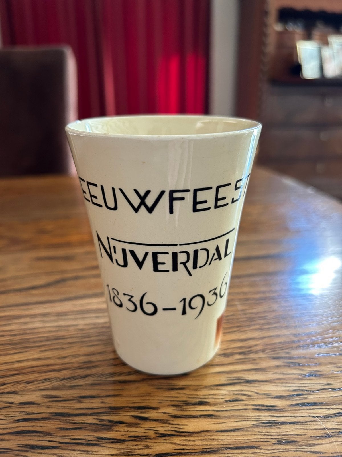 Beker tgv EEUWFEEST NIJVERDAL 1836-1936, Verzamelen, Koninklijk Huis en Royalty, Ophalen of Verzenden, Servies