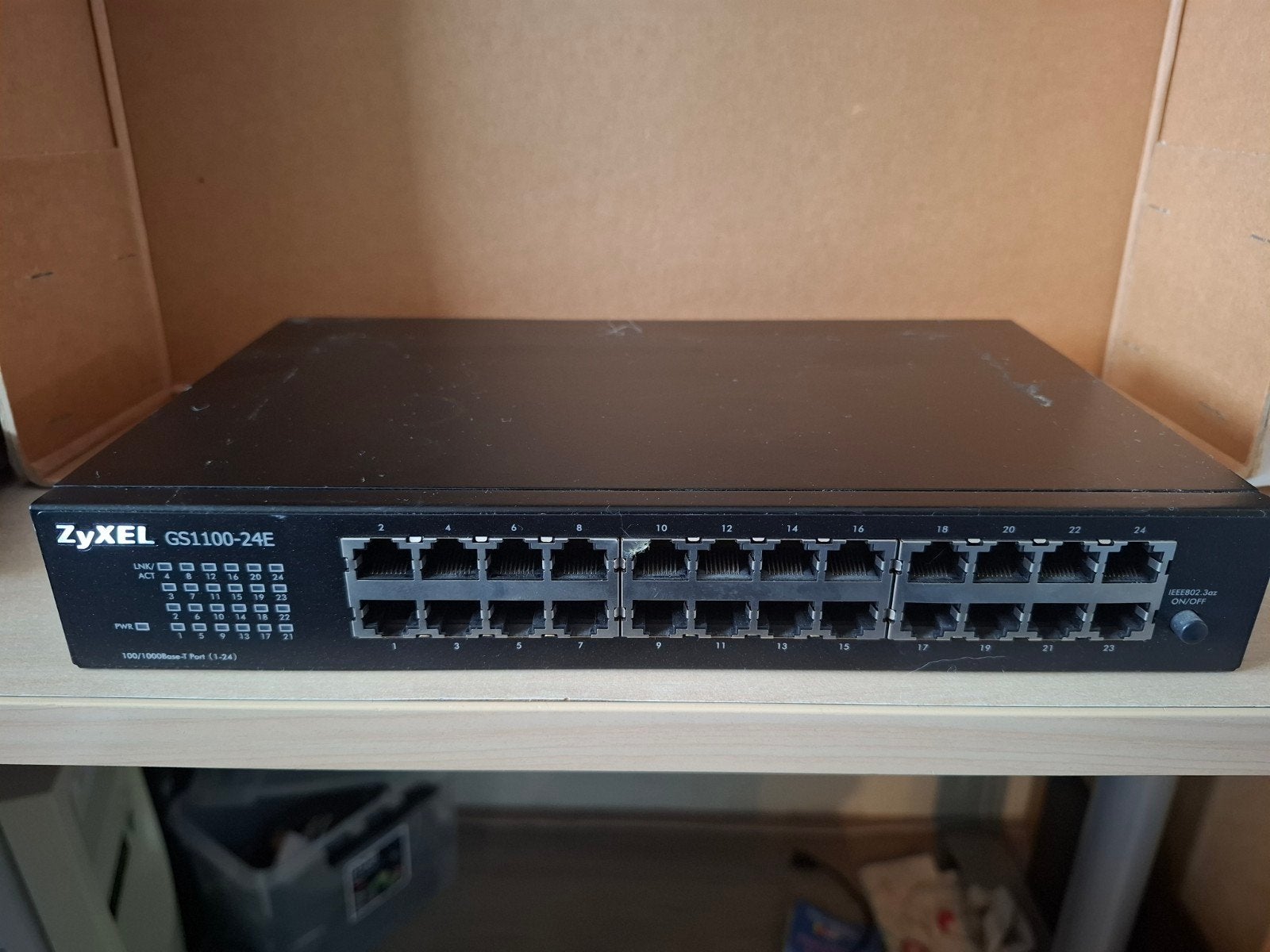 ZyXEL GS1100-24E 24-poorts Gigabit Ethernet Switch, Ophalen of Verzenden, Zo goed als nieuw
