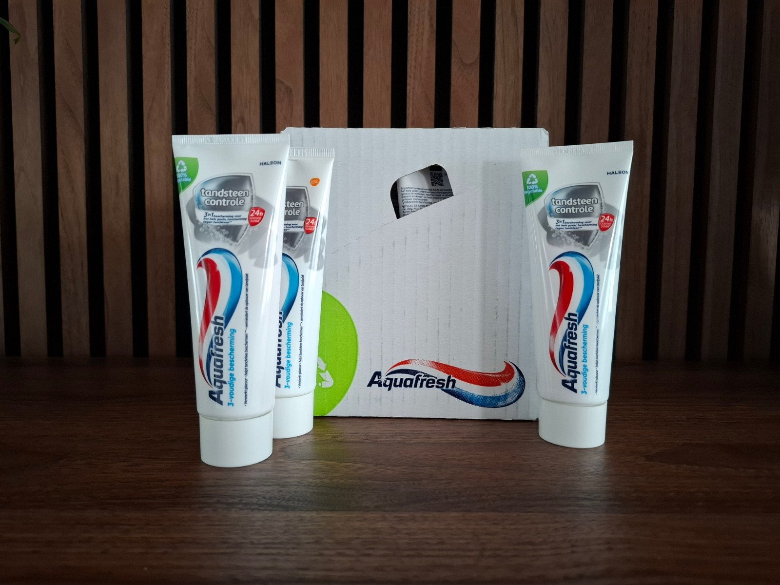 Aquafresh tandsteencontrole tandpasta, Sieraden, Tassen en Uiterlijk, Ophalen of Verzenden, Nieuw, Tandpasta