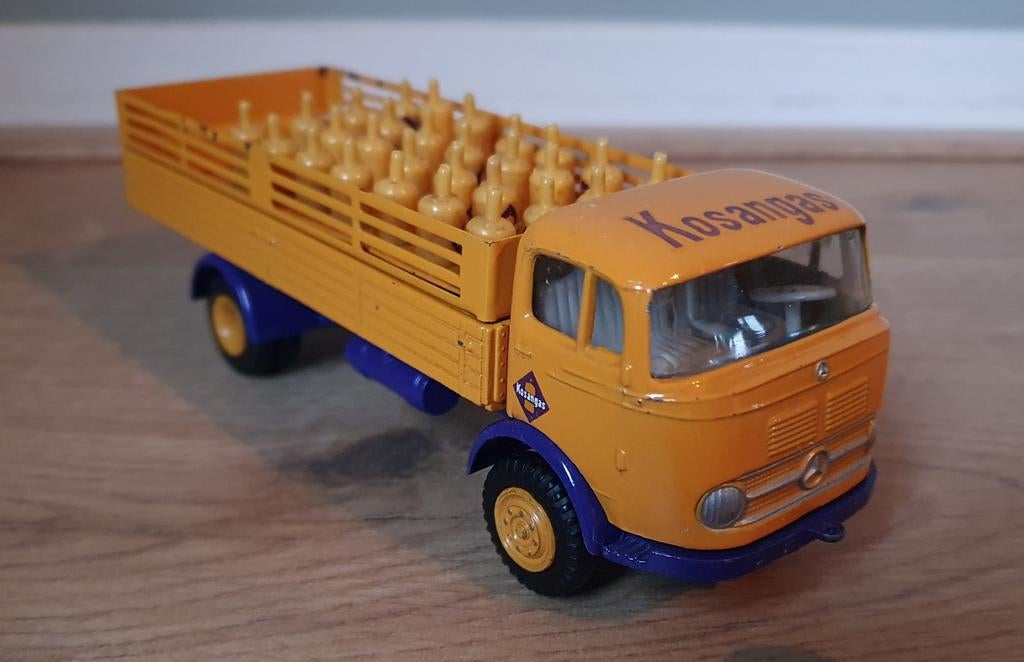 Tekno Mercedes Benz LP322 Kosangas 911 ( 1:43 ), Ophalen of Verzenden, Zo goed als nieuw, Bus of Vrachtwagen, Tekno