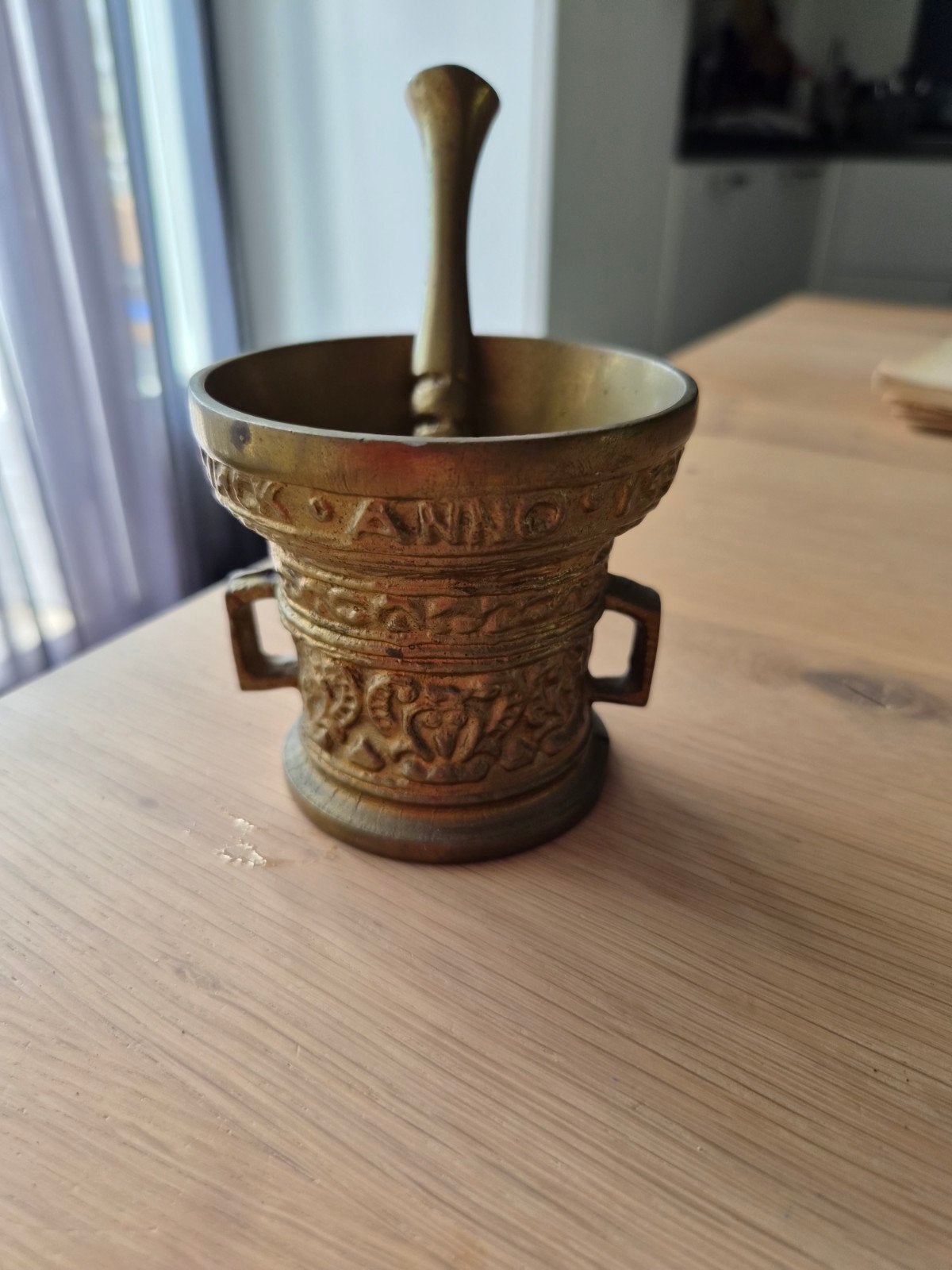 Antieke bronzen vijzel met stamper, Ophalen