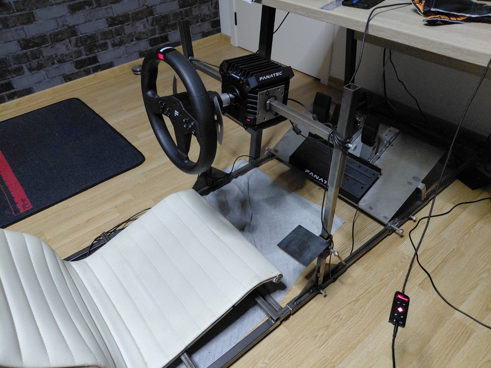 Fanatec CSL DD Racing Wheel + Pedalen + Frame + stoel, Spelcomputers en Games, Ophalen, Online, 1 speler, Racen en Vliegen
