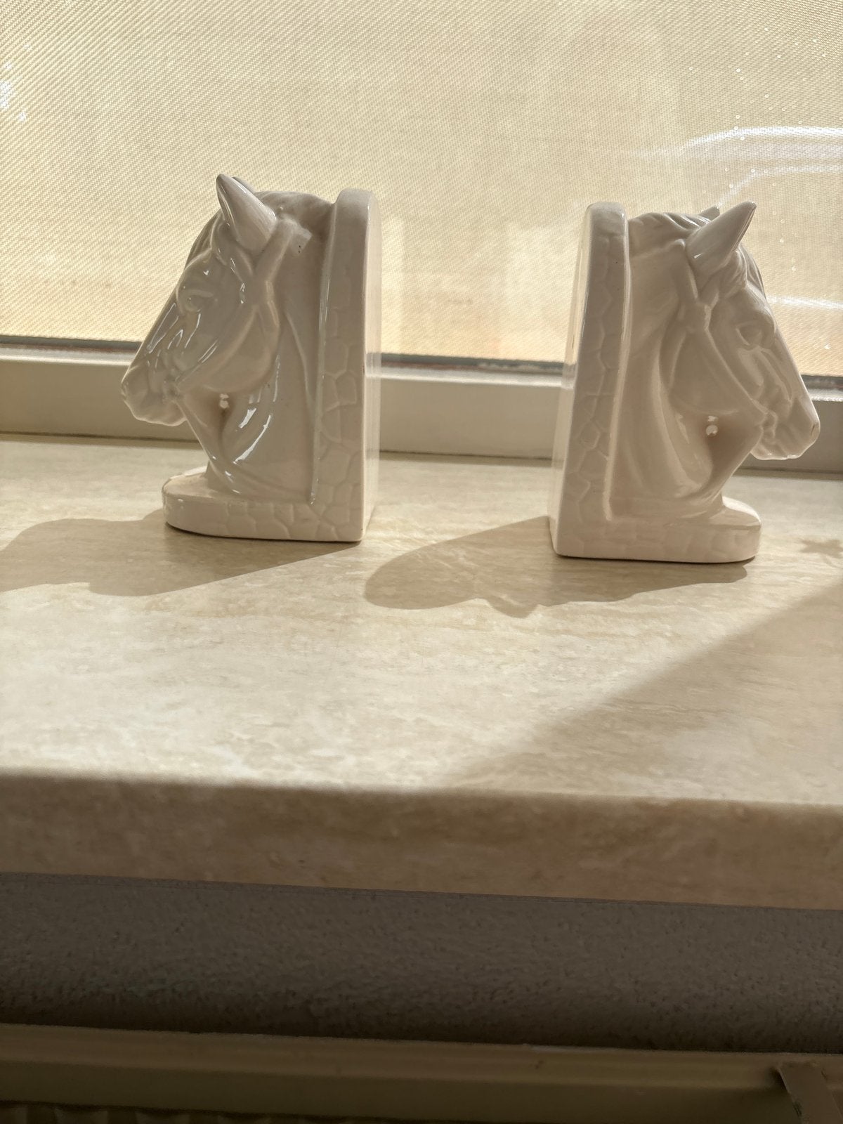 Set van 2 Witte Keramische Paarden Boekensteunen, Ophalen, Wit, Steen/keramiek, Klassiek