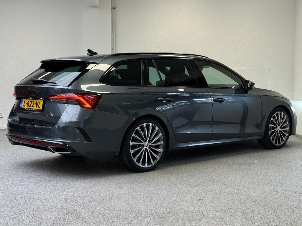 Skoda Octavia Combi 1.4 TSI RS iV PHEV Business | STOEL.V.W, Auto's, Stof, Gebruikt, 4 cilinders, Met garantie (alle)