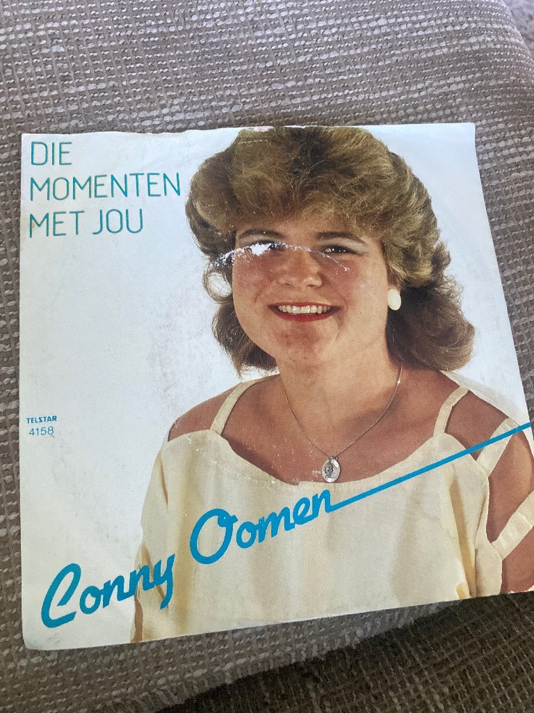Conny Oomen - Die Momenten Met Jou / Jaloesie (7 inch), Gebruikt, Originele persing, 7 inch, Ophalen of Verzenden