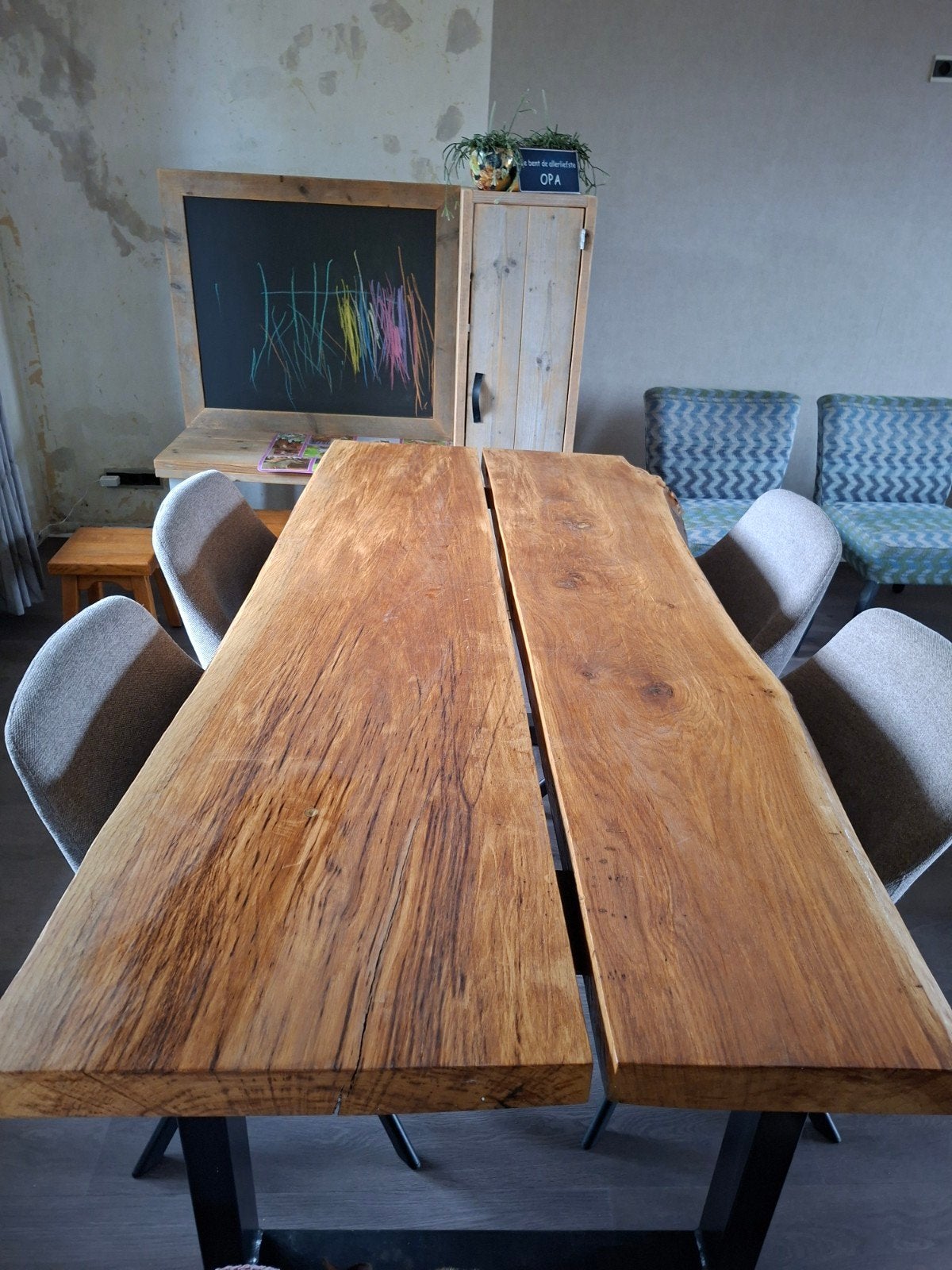 Massieve eikenhouten boomstam tafel met ijzeren onderstel, Ophalen, Gebruikt, 50 tot 100 cm, 150 tot 200 cm