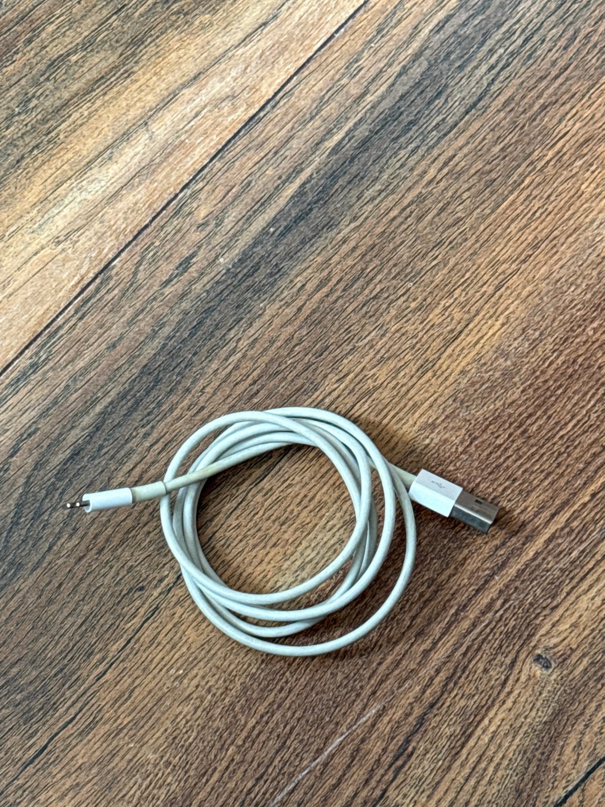 Orginele apple usb a naar lightning, Ophalen of Verzenden, Gebruikt, Minder dan 2 meter, Overige kabels