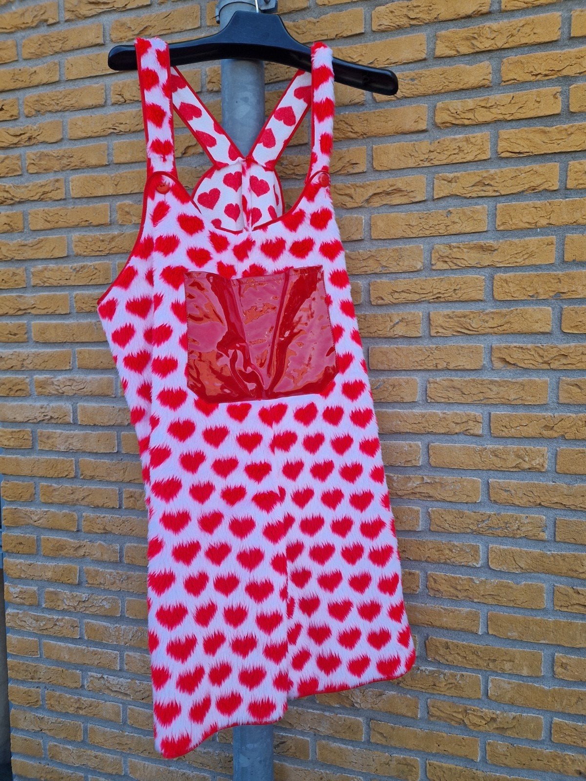 Harten rood met wit in tuinbroek model  * party outfit*, Ophalen of Verzenden, Gedragen, Maat 48/50 (M), Kleding