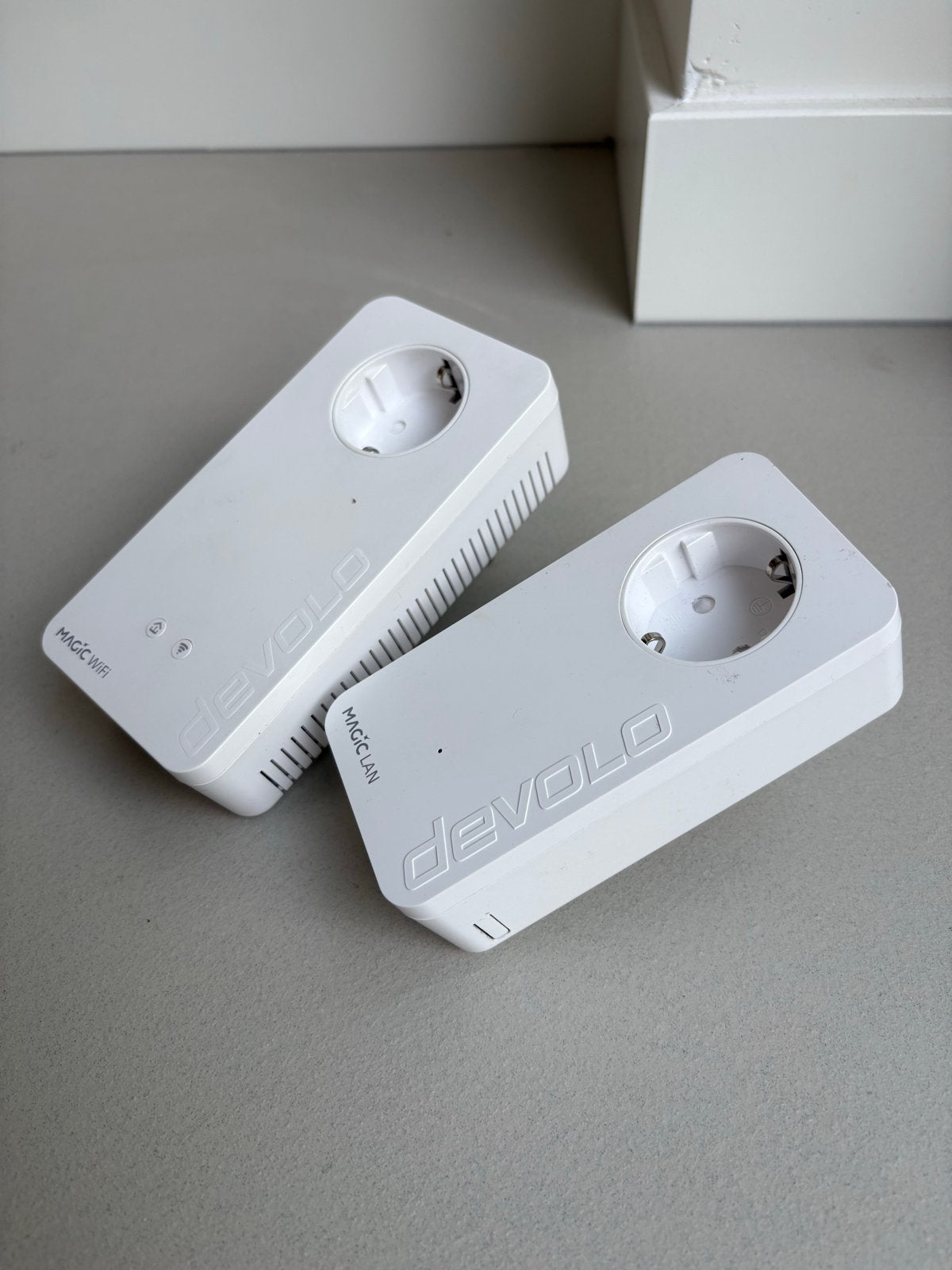 Devolo Magic 2 WiFi en Magic 2 LAN Powerline Adapters, Ophalen, Zo goed als nieuw