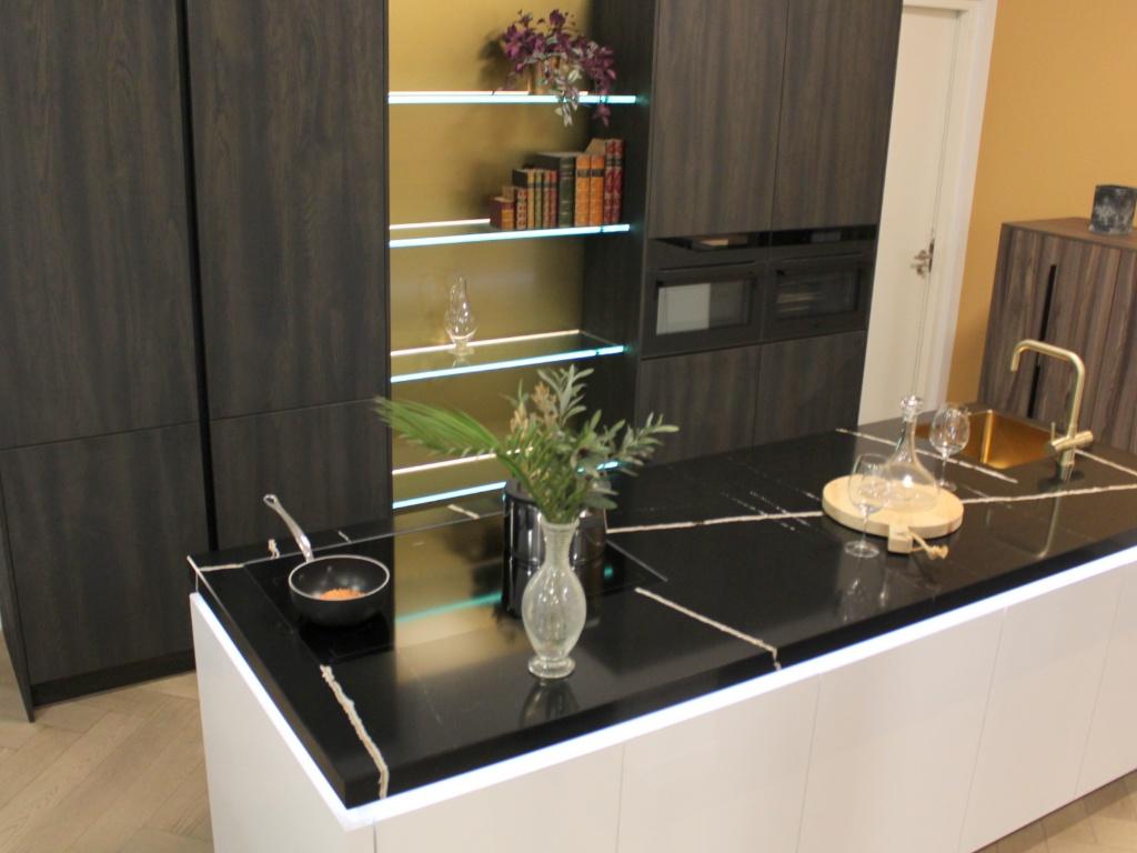 MB10 – Luxe designkeuken met eiland | AEG & Liebherr, Huis en Inrichting, Keuken | Complete keukens, Ophalen, Zu den Meerwiesen 17 32549 Bad Oeynhausen Duitsland