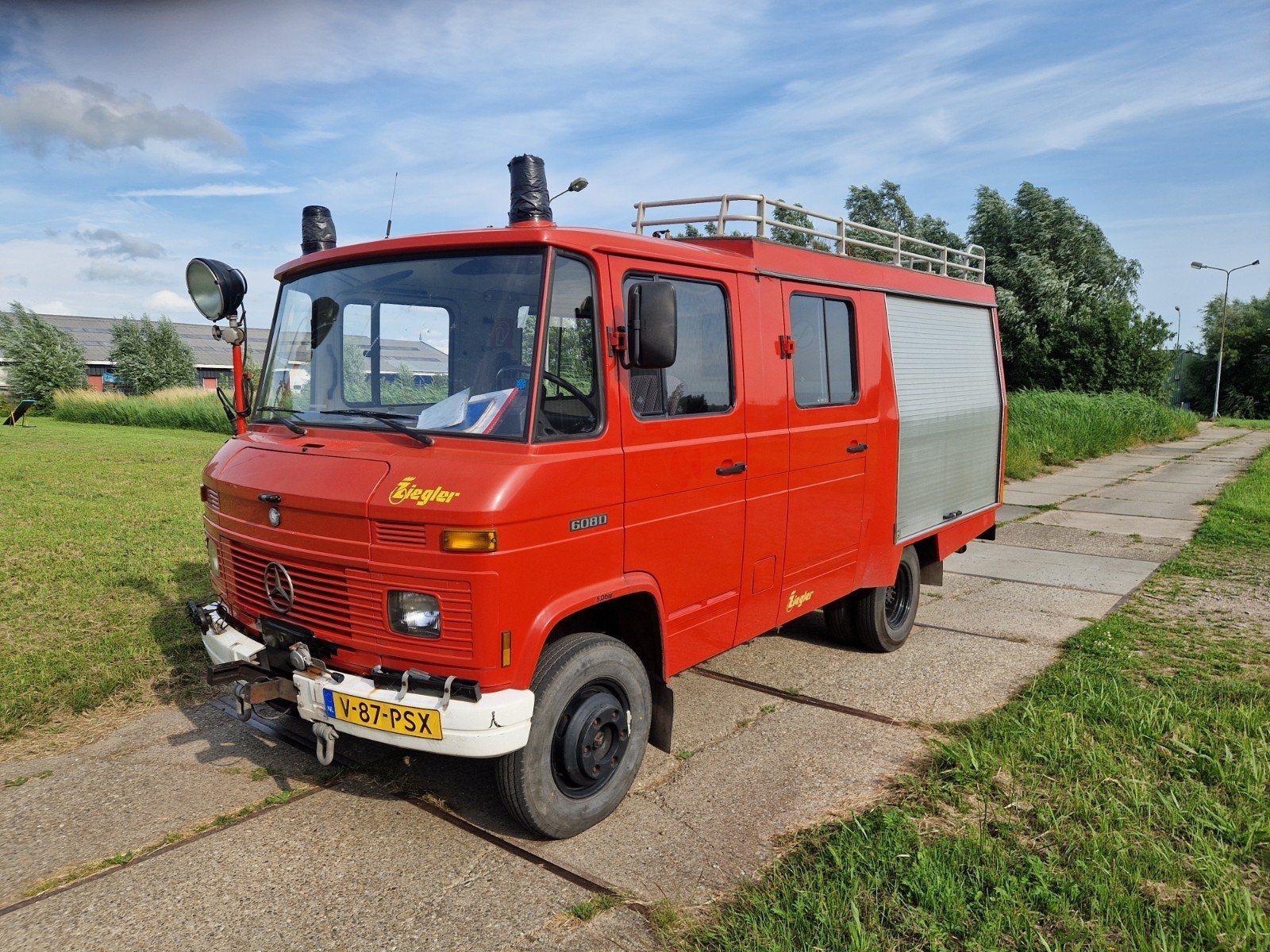 brandweer camper belastingvrij, Integraal, Mercedes-Benz, Particulier, Handgeschakeld