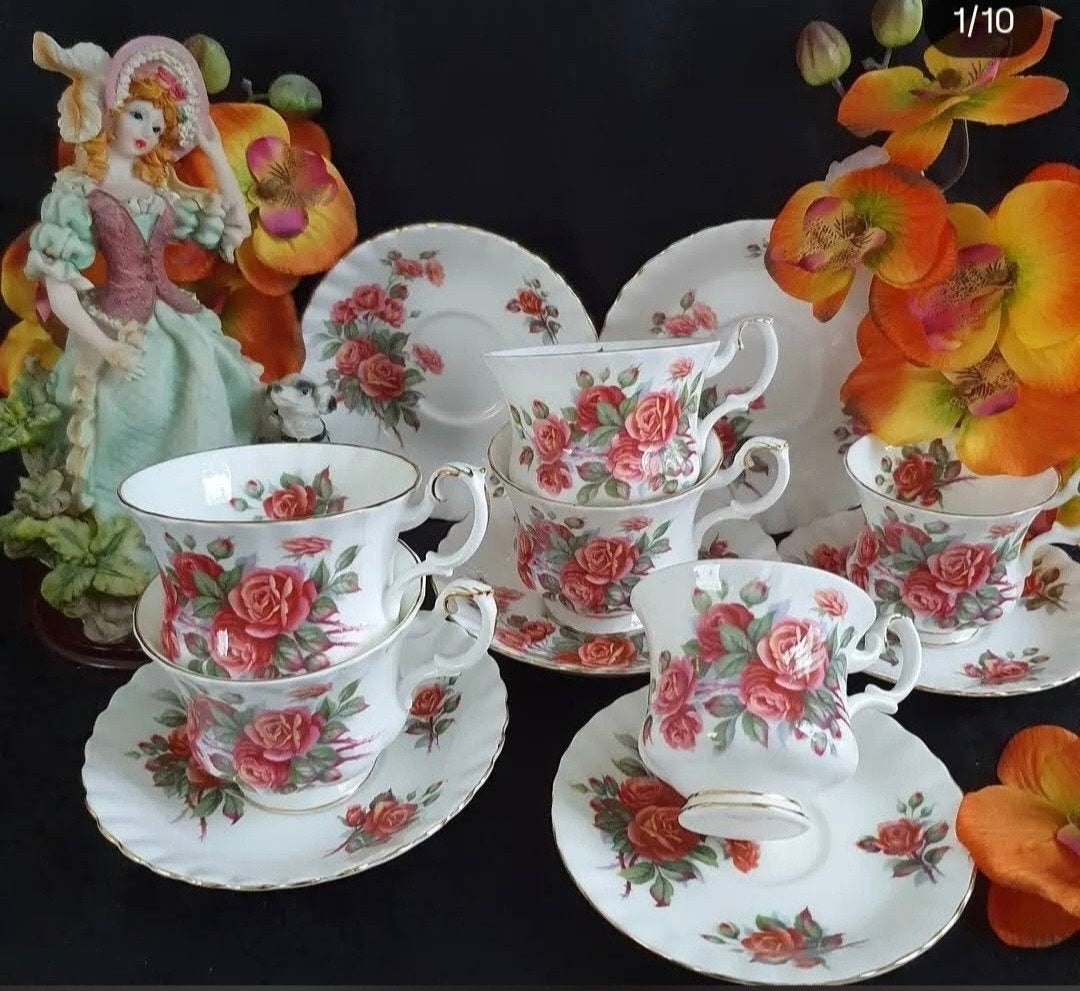 Royal Albert Centennial Rose theekopjes en schotels, Ophalen of Verzenden