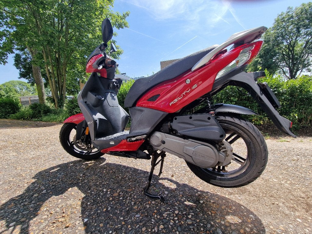 Kymco Agility 16+ met onderhoudshistorie; slot; koffer; hoes, Ophalen, Gebruikt, Maximaal 45 km/u, Agility