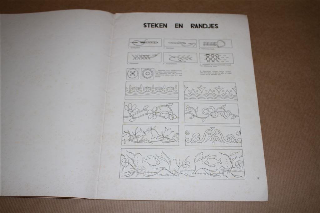 NOBOMO Borduurboek - Circa 1950 !!, Ophalen of Verzenden, Gelezen, Tekenen en Schilderen