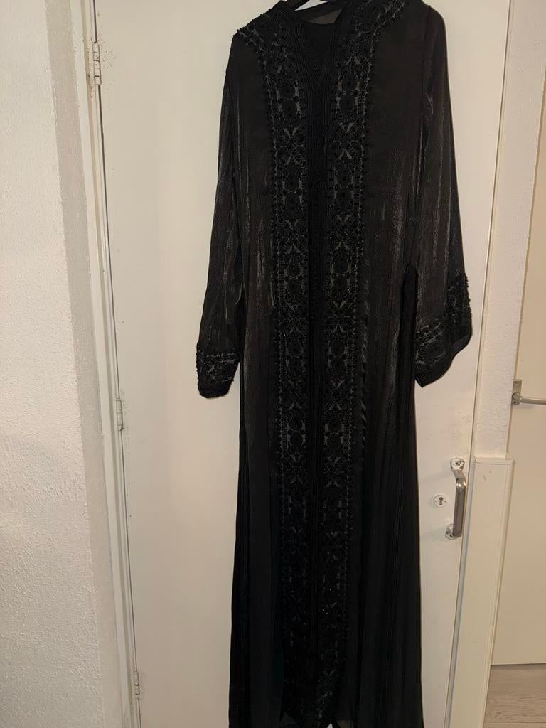 Elegante Zwarte Caftan met Borduurwerk - Maten S en L, Ophalen, Zo goed als nieuw