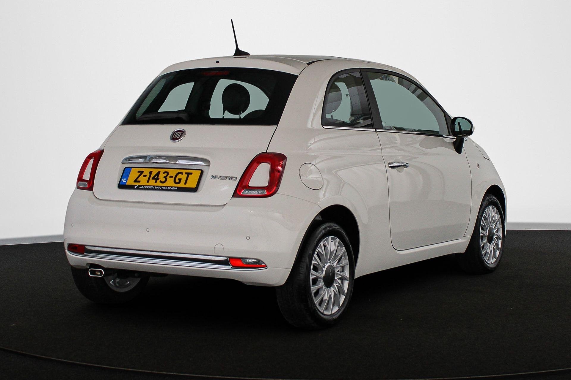 Fiat 500 1.0 Hybrid Dolcevita Panoramadak Apple CarPlay Park, Auto's, Voorwielaandrijving, 12 maanden, Stof, 40 €/maand