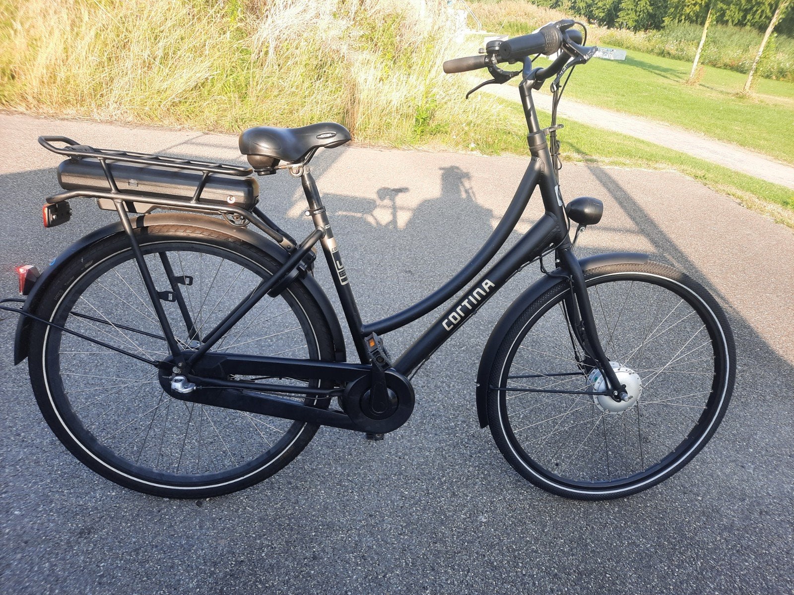 Electrische fiets Cortina U1 28 inch 51 cm 5 standen 3 versn, Fietsen en Brommers, Elektrische fietsen, Zo goed als nieuw, Cortina
