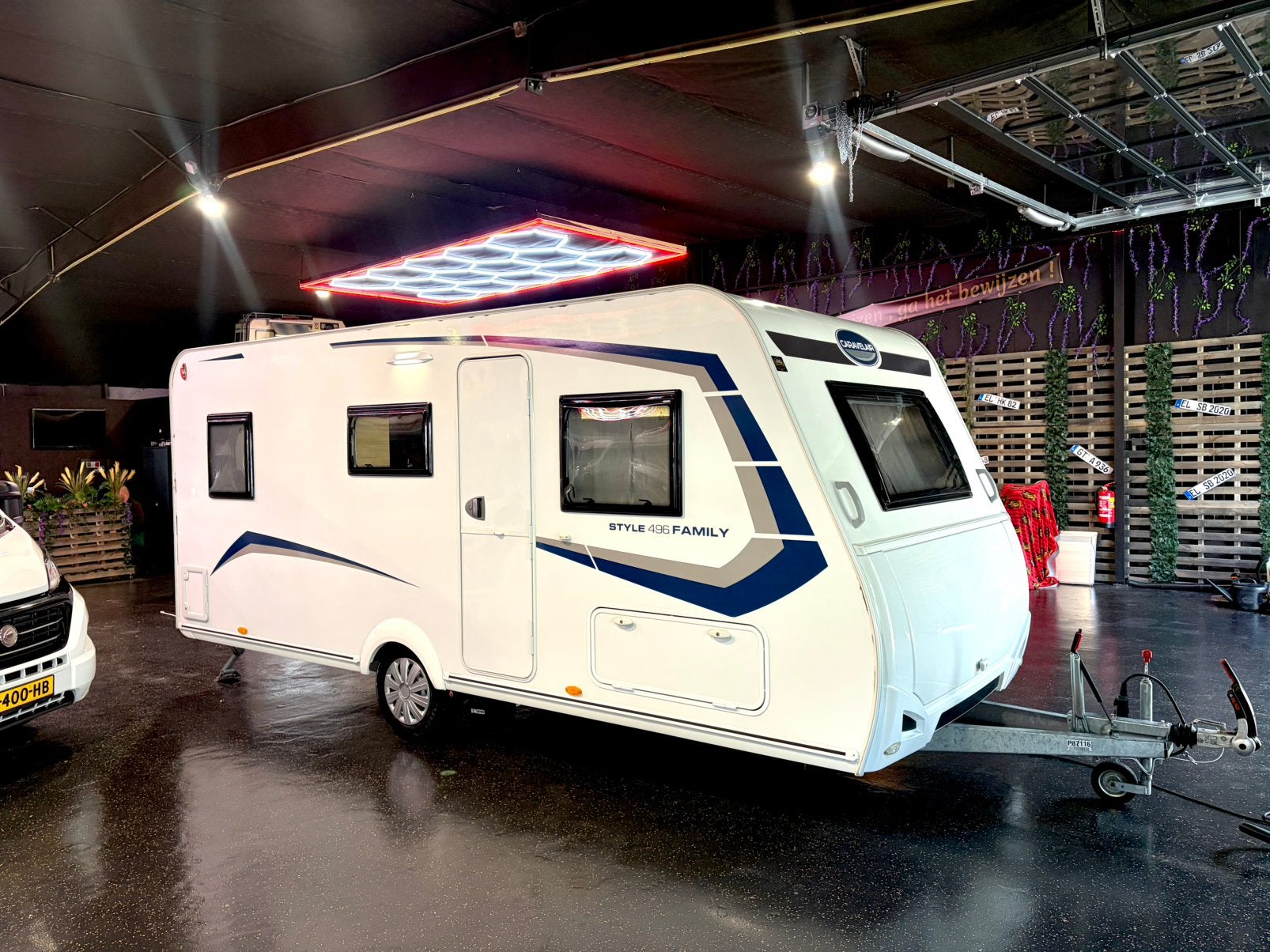 Caravelair Style 496 Family#09-2023#Enduro Mover#Luifel+Tent, Caravans en Kamperen, Schokbreker, Treinzit, 5 tot 6 meter, Tot en met 6