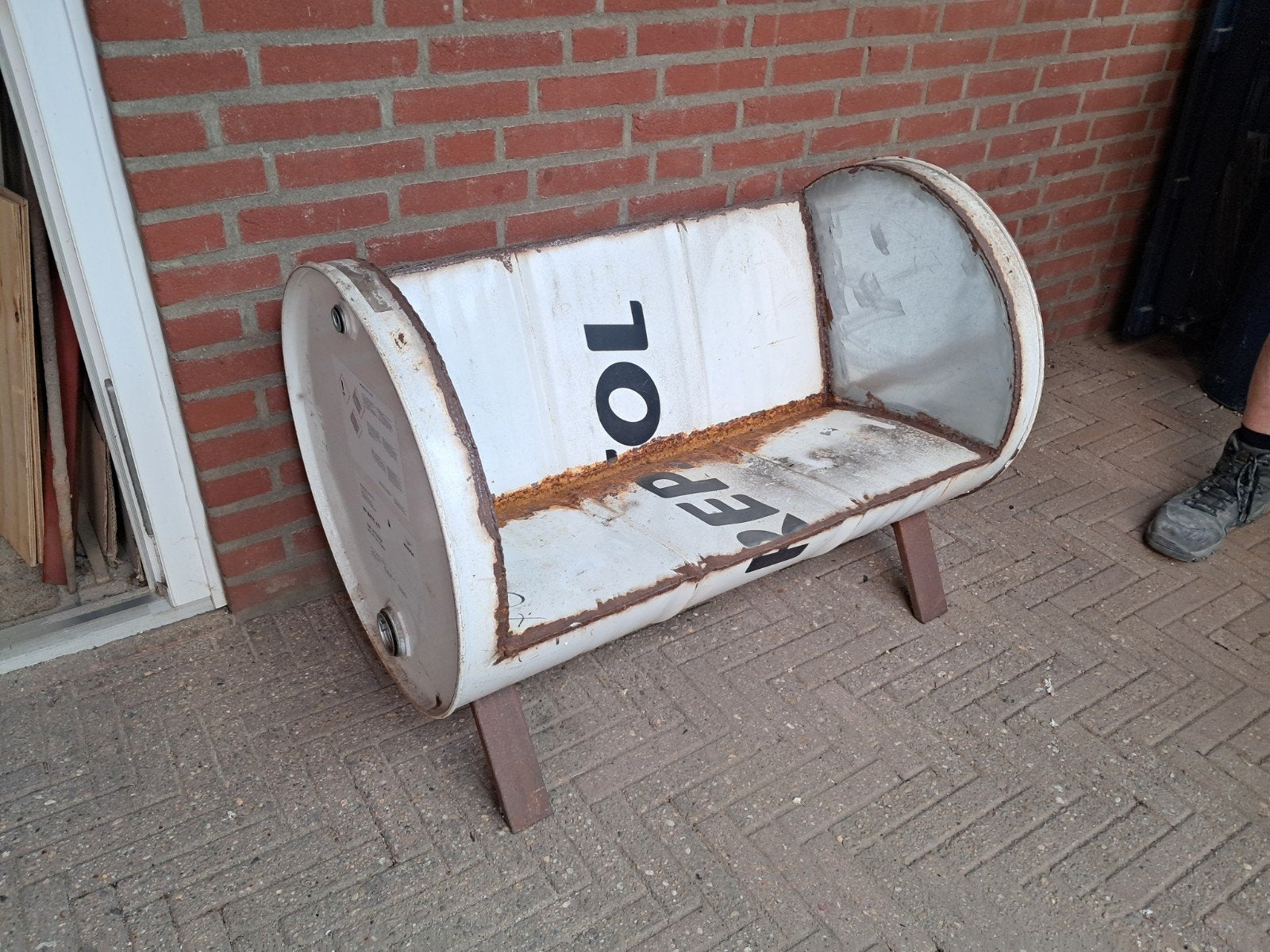 Bankje uit 200L olie vat, Ophalen, Gebruikt, Metaal