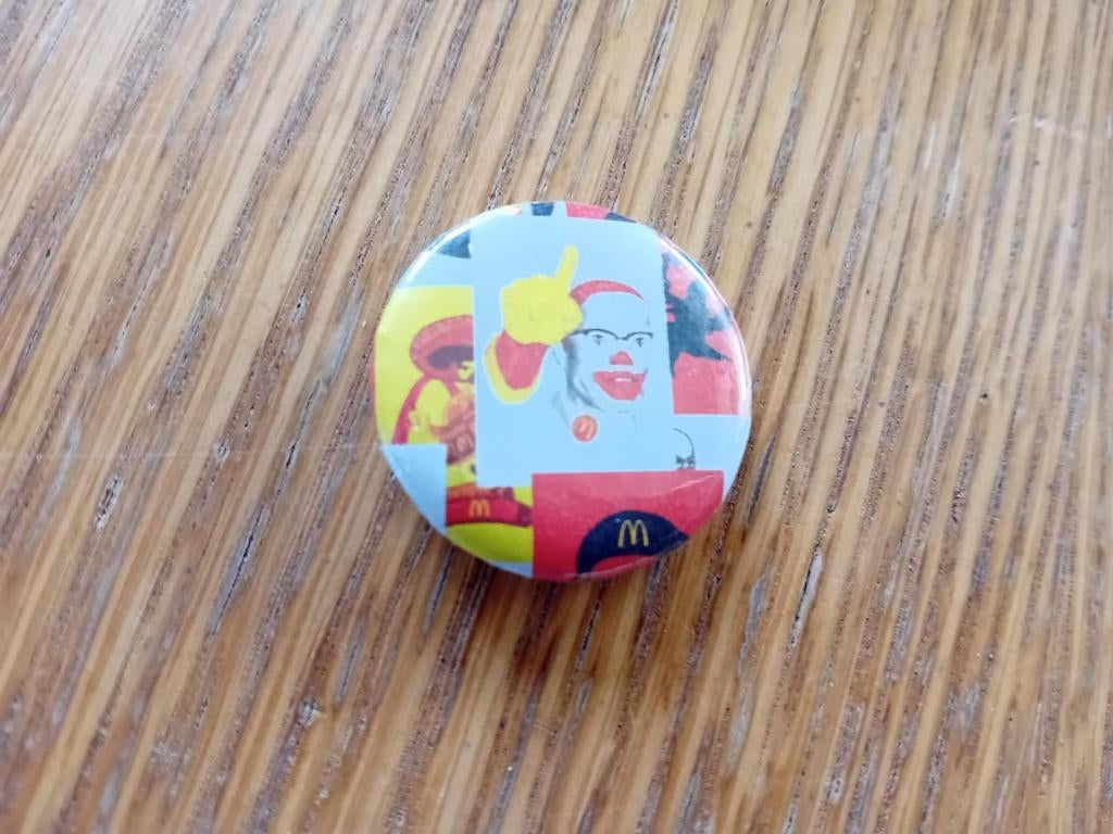 Button met portret van McDonalds 3cm, Verzamelen, Ophalen of Verzenden, Zo goed als nieuw, Overige onderwerpen