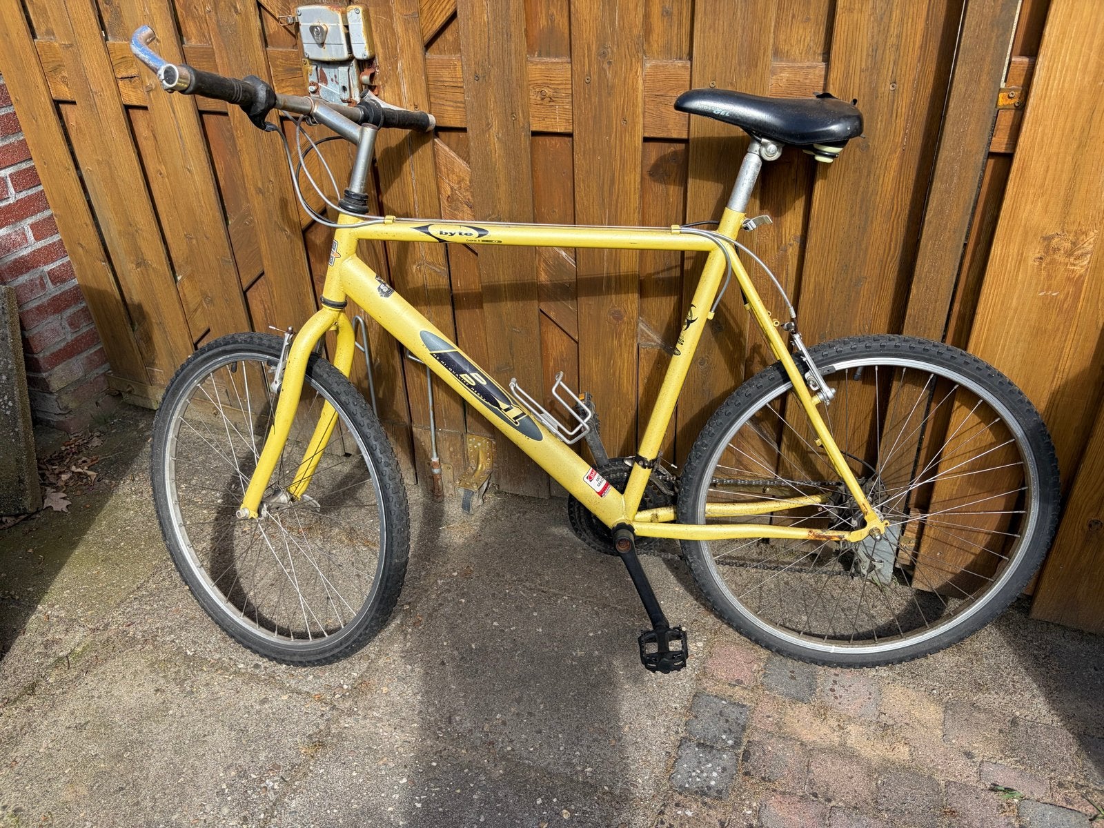Gele Mountainbike - Gebruikt opknapper, Fietsen en Brommers, Fietsen | Mountainbikes en ATB, Gebruikt, Geen vering, 53 tot 57 cm