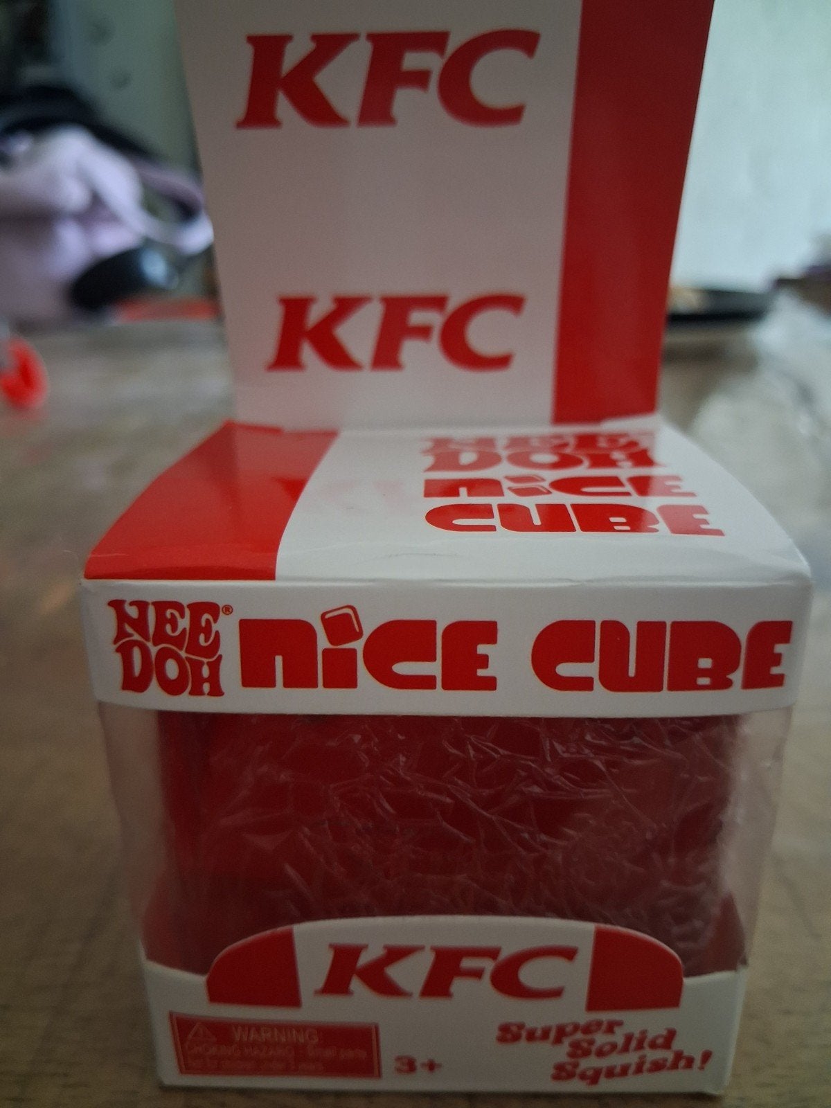 ECHTE limeted edition NeeDoh Nice Cube KFC Super Solid Squis, Kinderen en Baby's, Ophalen, Nieuw, Jongen of Meisje