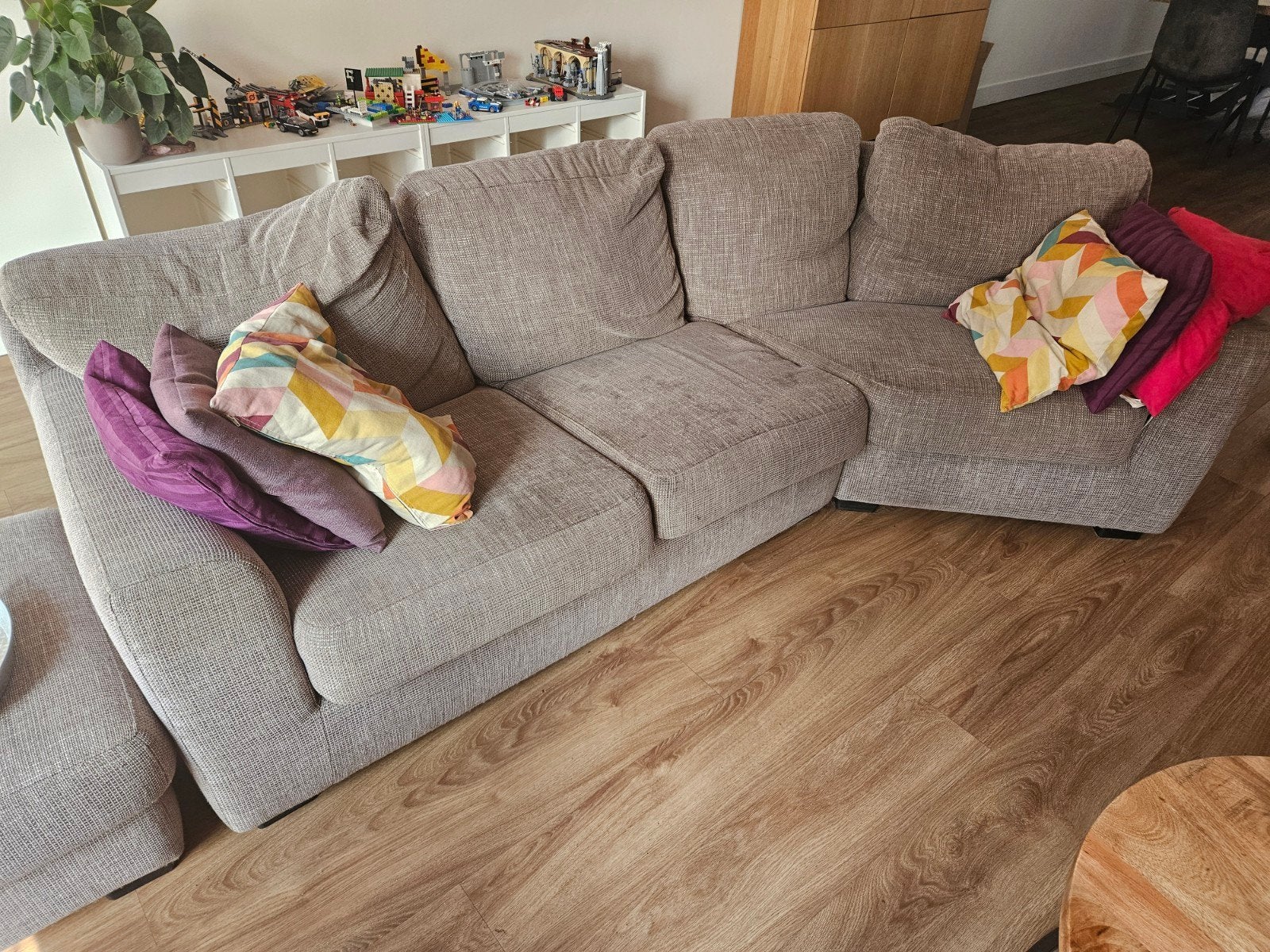 Comfortabele bank met stoffen bekleding, Huis en Inrichting, Banken | Bankstellen, 250 tot 300 cm, Gebruikt, 100 tot 125 cm, Hoekbank