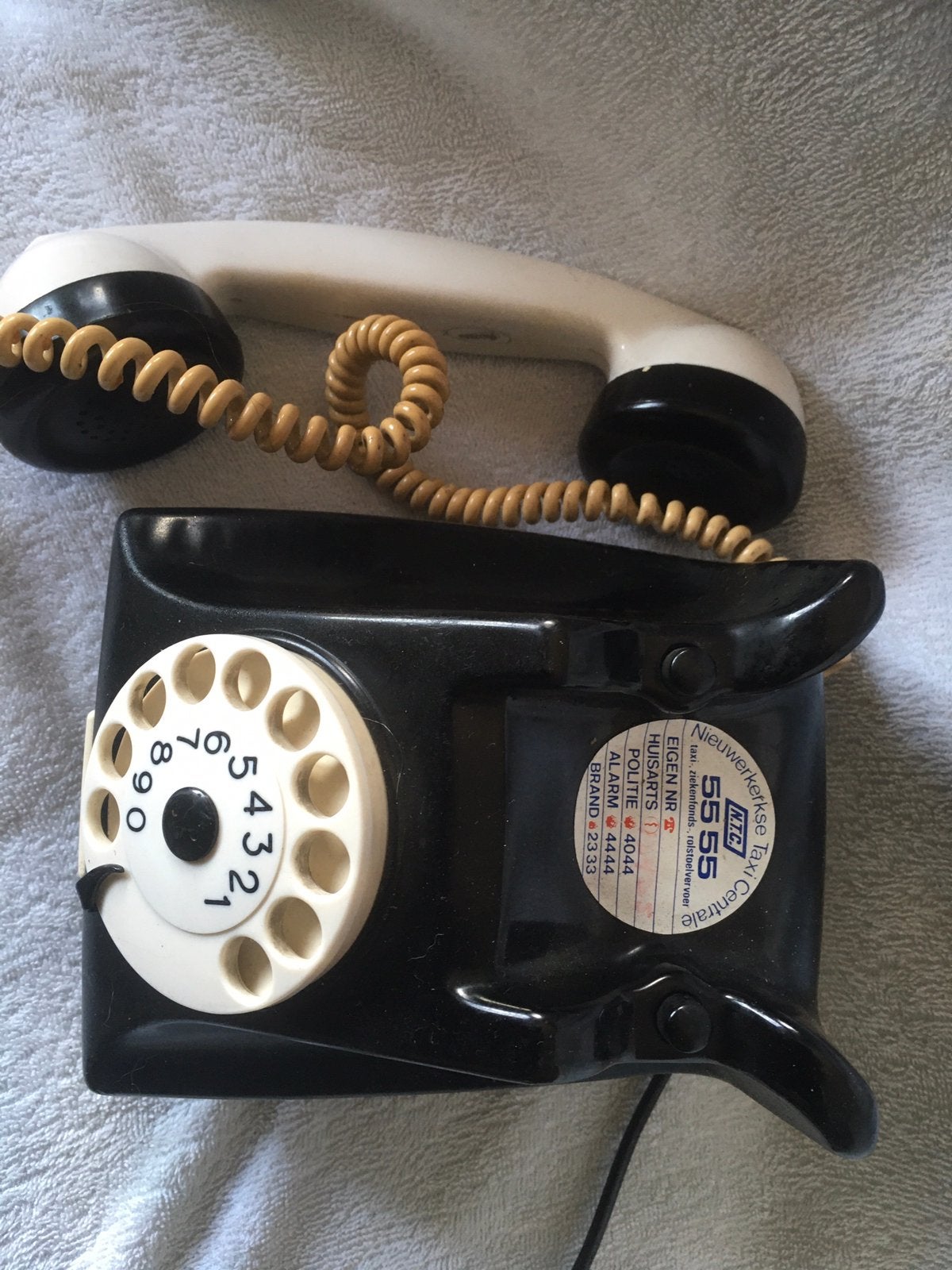 Ying Yang bakelieten PTT telefoon jaren vijftig., Telecommunicatie, Ophalen of Verzenden, Gebruikt, Bakeliet