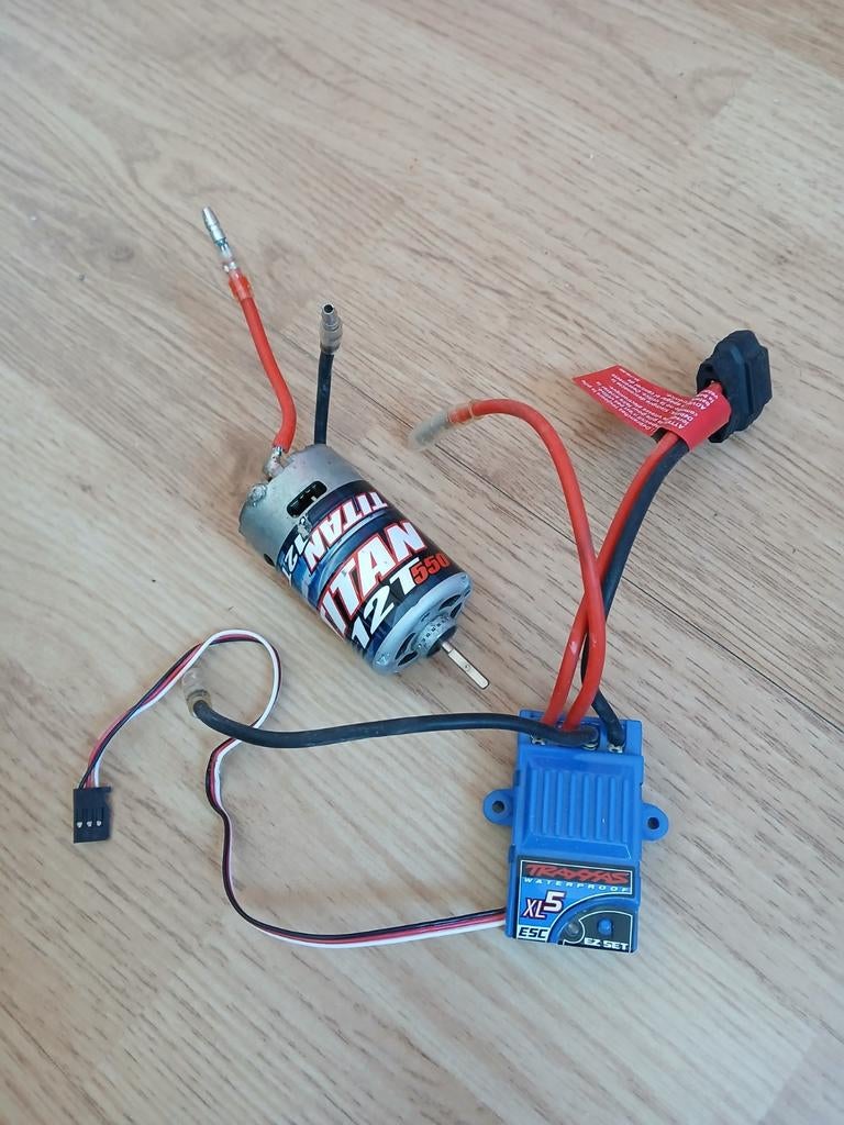 Traxxas Titan 12T 550 motor en XL-5 regelaar, Ophalen of Verzenden, Zo goed als nieuw, Elektro, Onderdeel