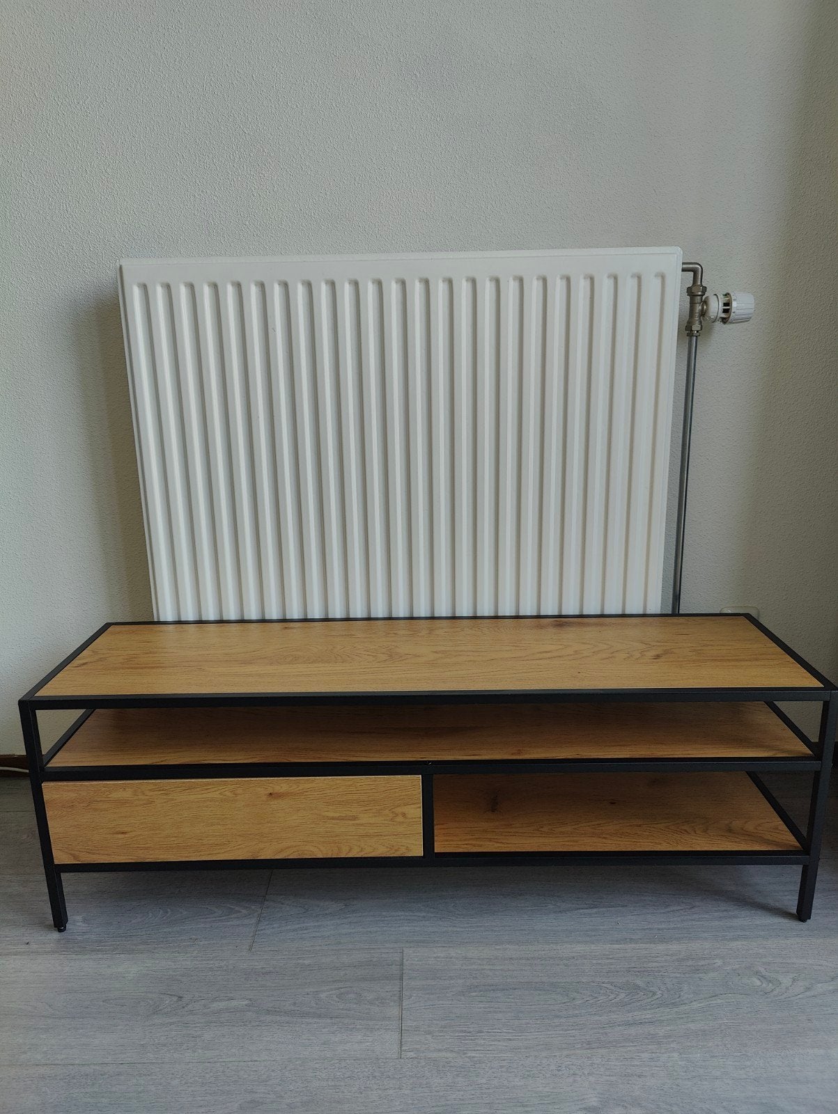 Tv kast 'Trappedal' - zeer goede staat, 100 tot 150 cm, Zo goed als nieuw, Modern industrieel, Minder dan 100 cm