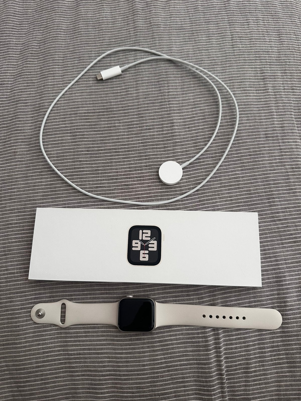 Apple watch SE 40mm, Wit, IOS, Ophalen of Verzenden, Zo goed als nieuw
