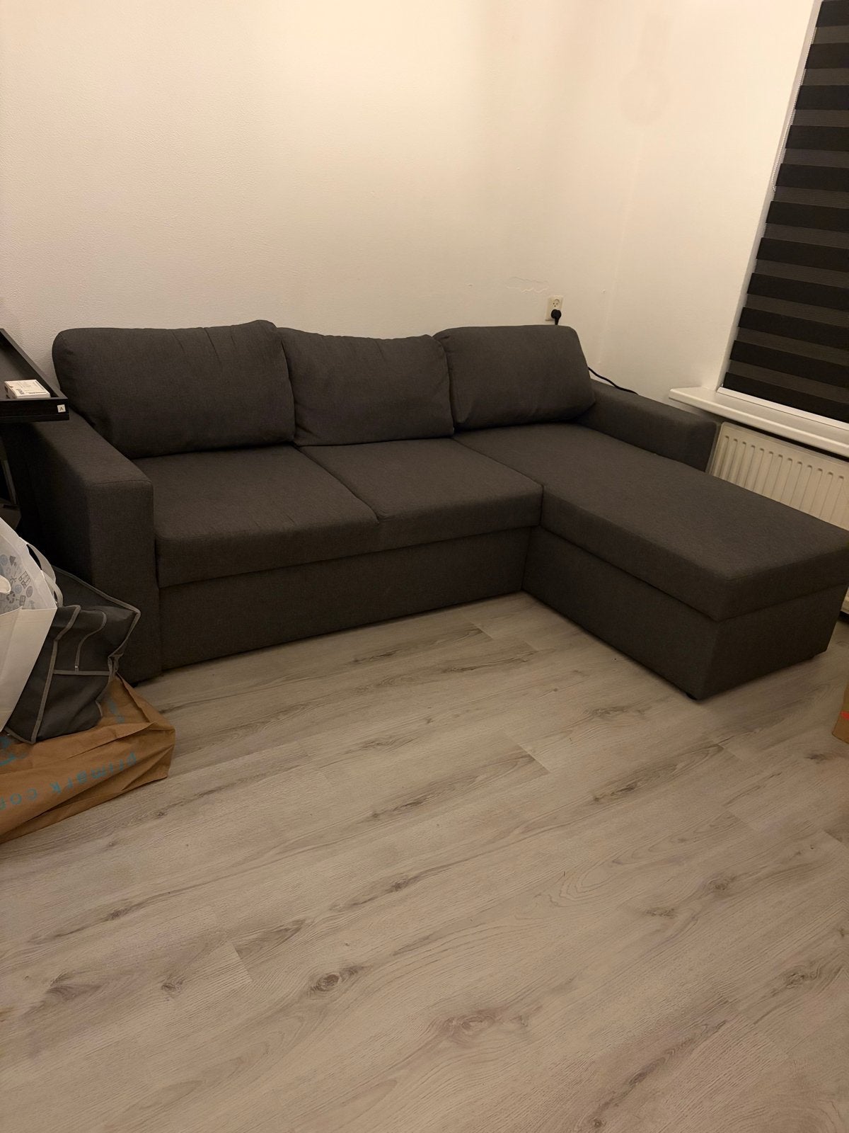 JYSK MARSLEV Slaapbank met chaise longue, donkergrijs, Huis en Inrichting, Ophalen, Tweepersoons, Zo goed als nieuw, Overige maten