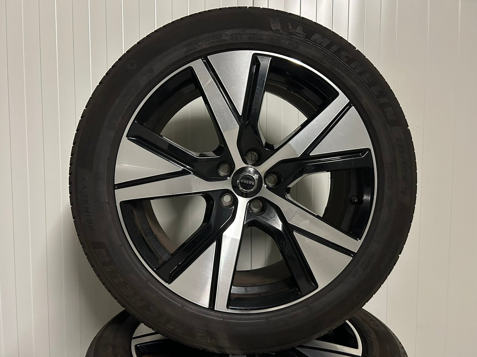 Originele Volvo XC40 19 inch 5x108 Michelin zomer 2023, Auto-onderdelen, Banden en Velgen, Gebruikt, Banden en Velgen, 235 mm