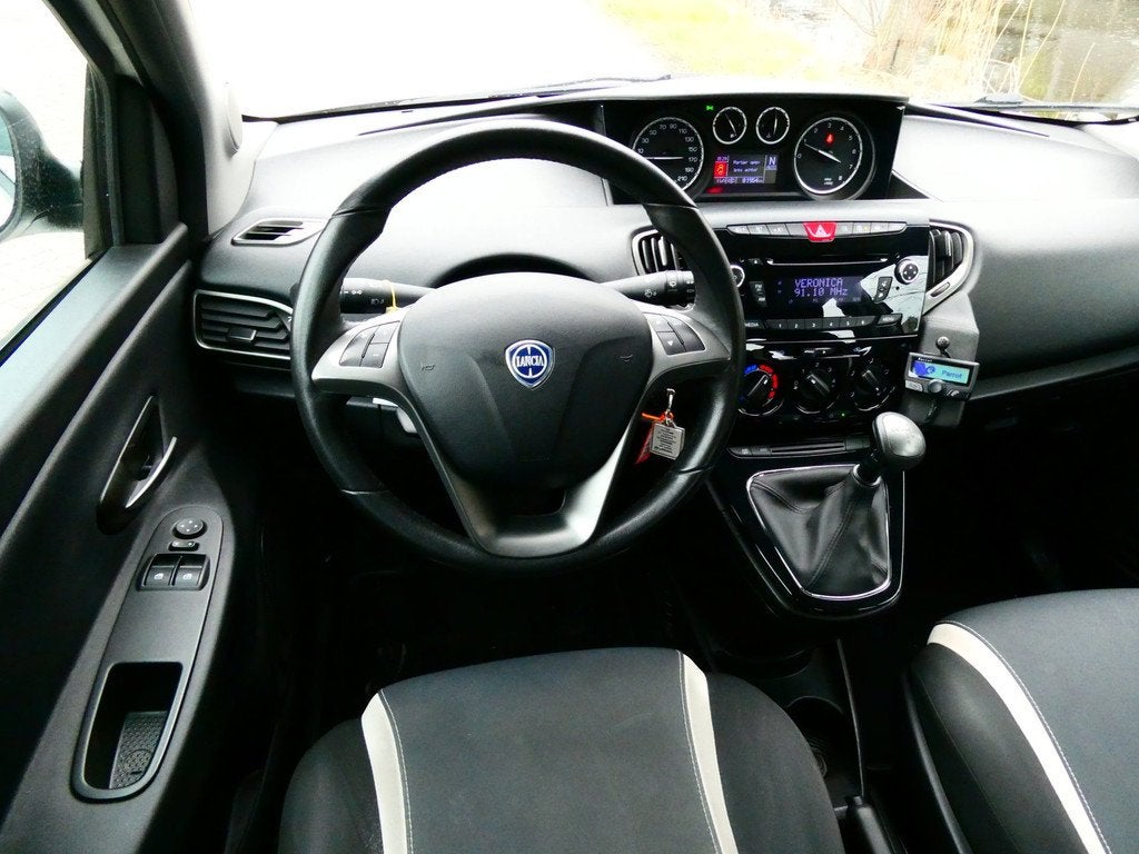 Lancia Ypsilon 0.9 TwinAir Elefantino Plus 80pk 1e eig Autom, Auto's, Lancia, Stof, Wit, Origineel Nederlands, Bedrijf