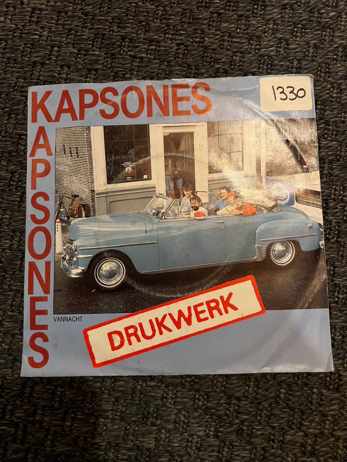 Drukwerk kapsones single 7” 45rpm, 7 inch, Ophalen of Verzenden, Zo goed als nieuw, Nederlandstalig
