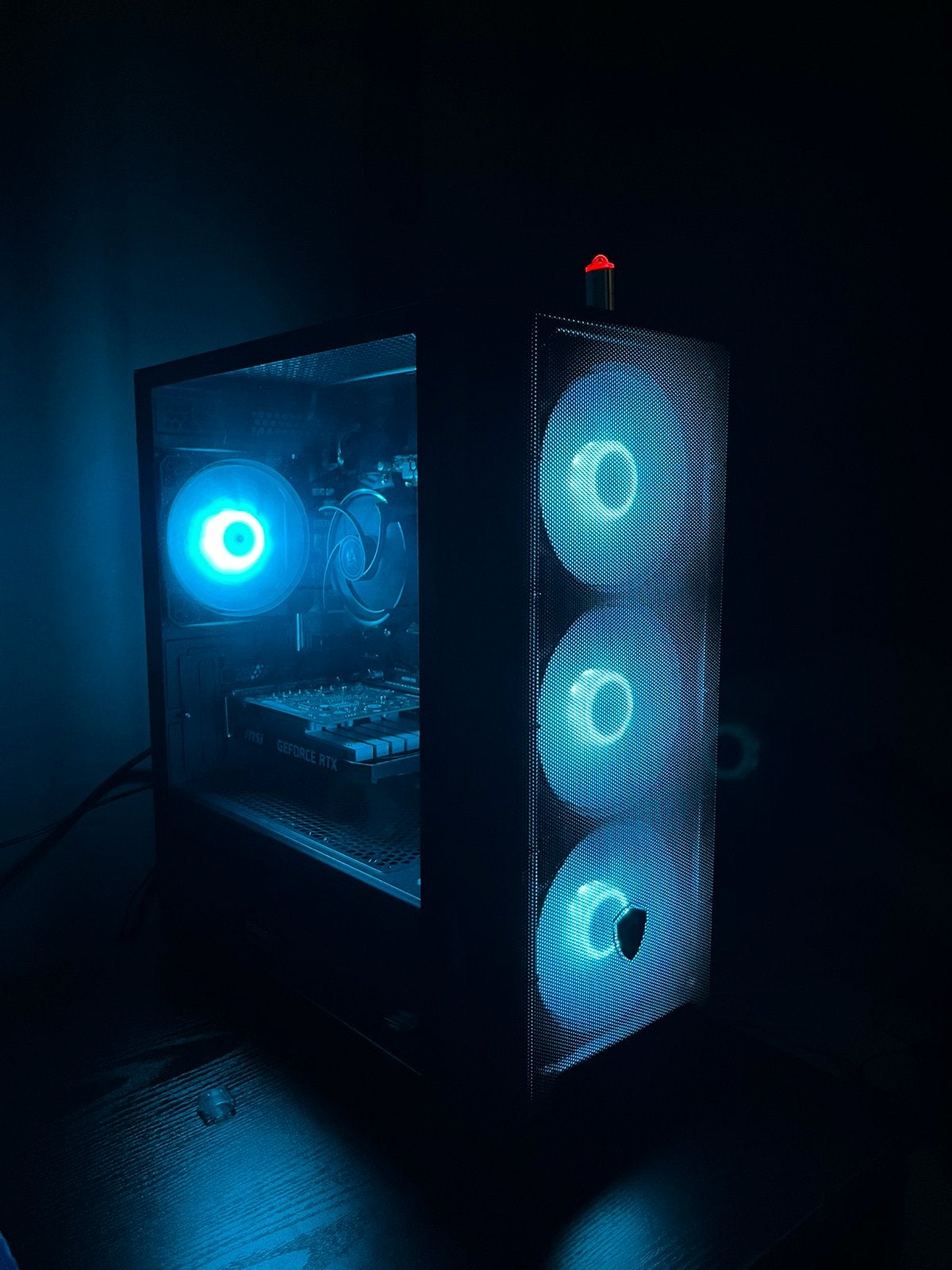 Game pc + beeldschermen, Computers en Software, Desktop Pc's, Ophalen, Zo goed als nieuw