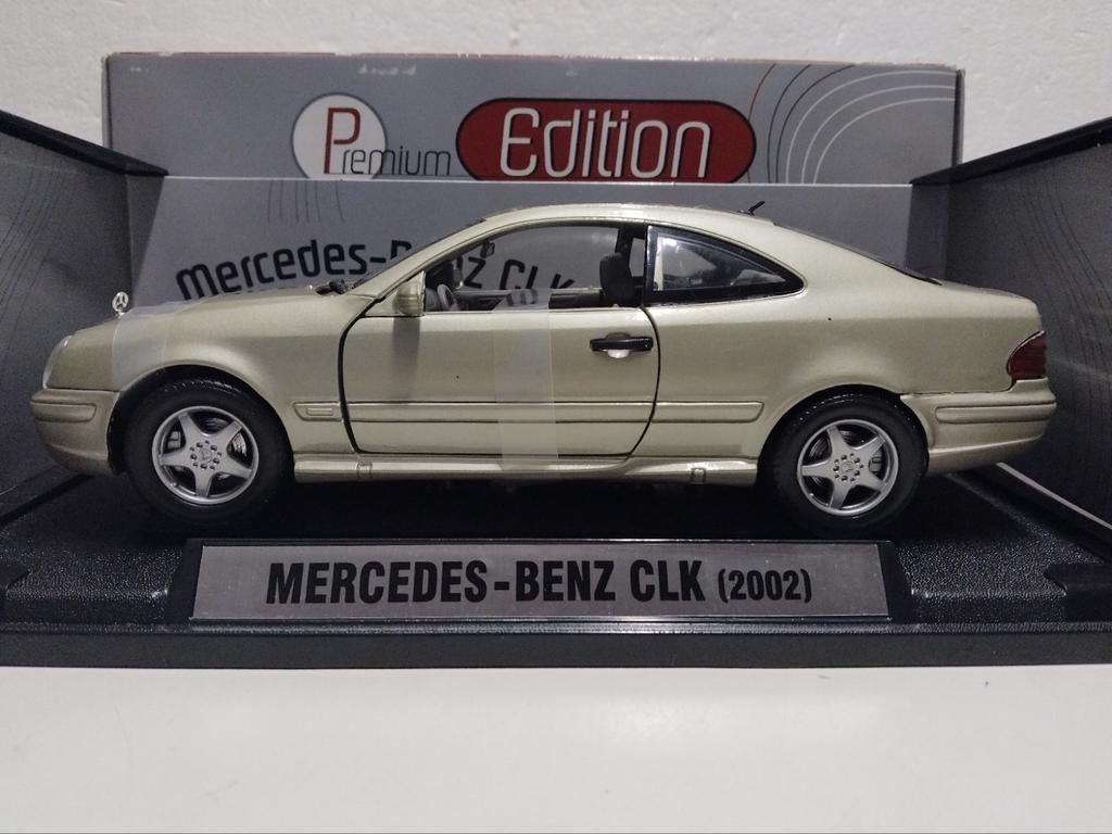 Mercedes Benz CLK  champagne 2002 Edition Premium 1:18 KRD, Hobby en Vrije tijd, Modelauto's | 1:18, Ophalen of Verzenden, Zo goed als nieuw