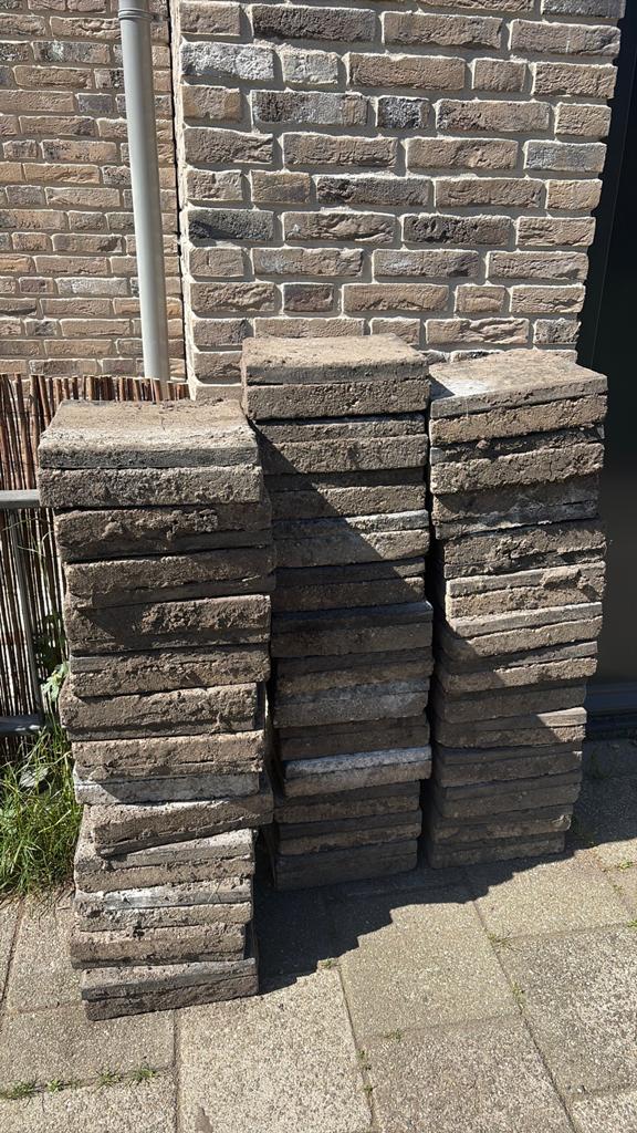 GRATIS Gebruikte terrastegels, rubber met steen, Tuin en Terras, Tegels en Klinkers, Ophalen, Overige materialen, Gebruikt, Minder dan 5 m²