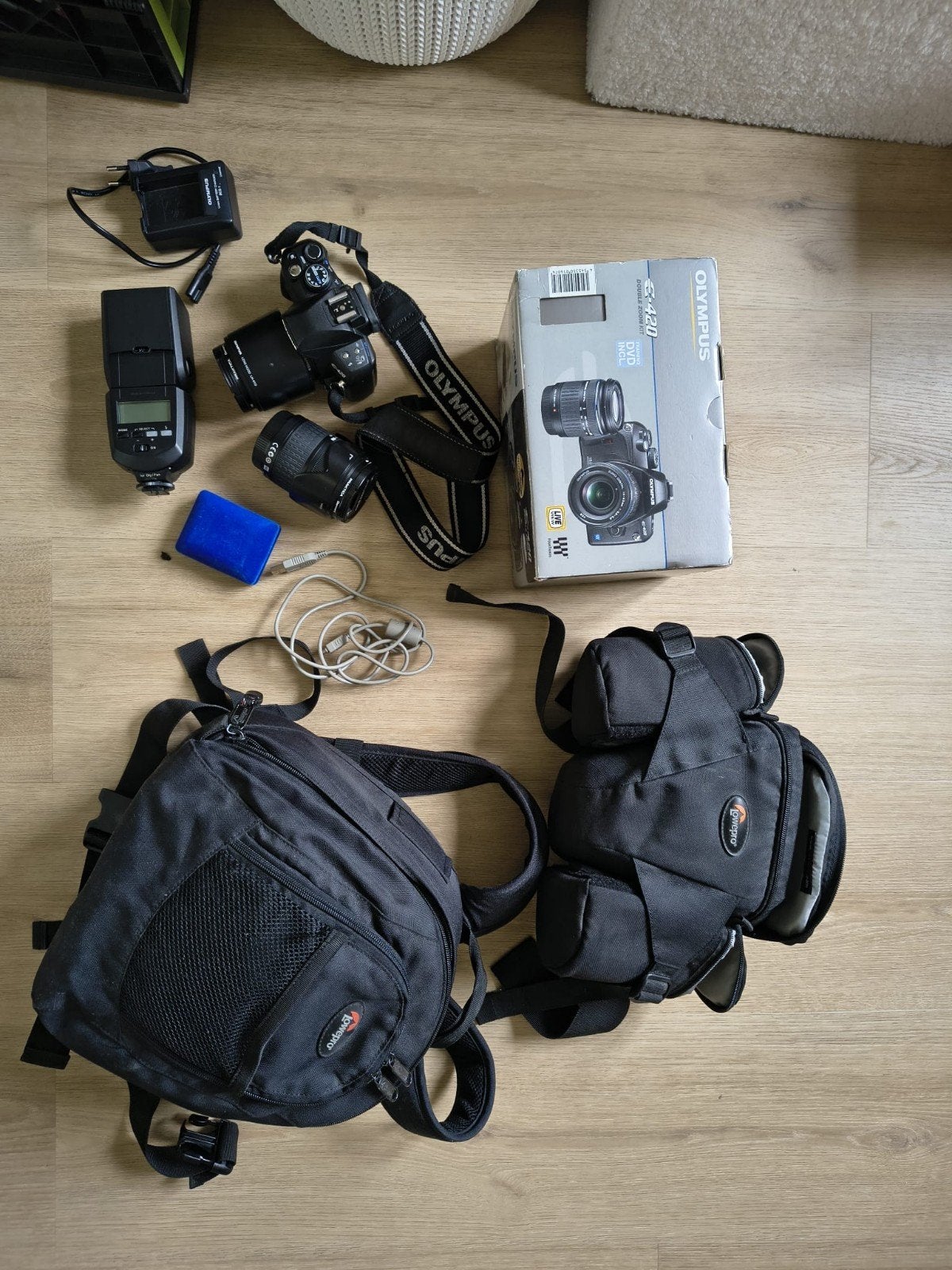Olympus E-420 Spiegelreflexcamera met 2 lenzen + accessoires, Audio, Tv en Foto, Fotocamera's Digitaal, Ingebouwde flitser, Gebruikt