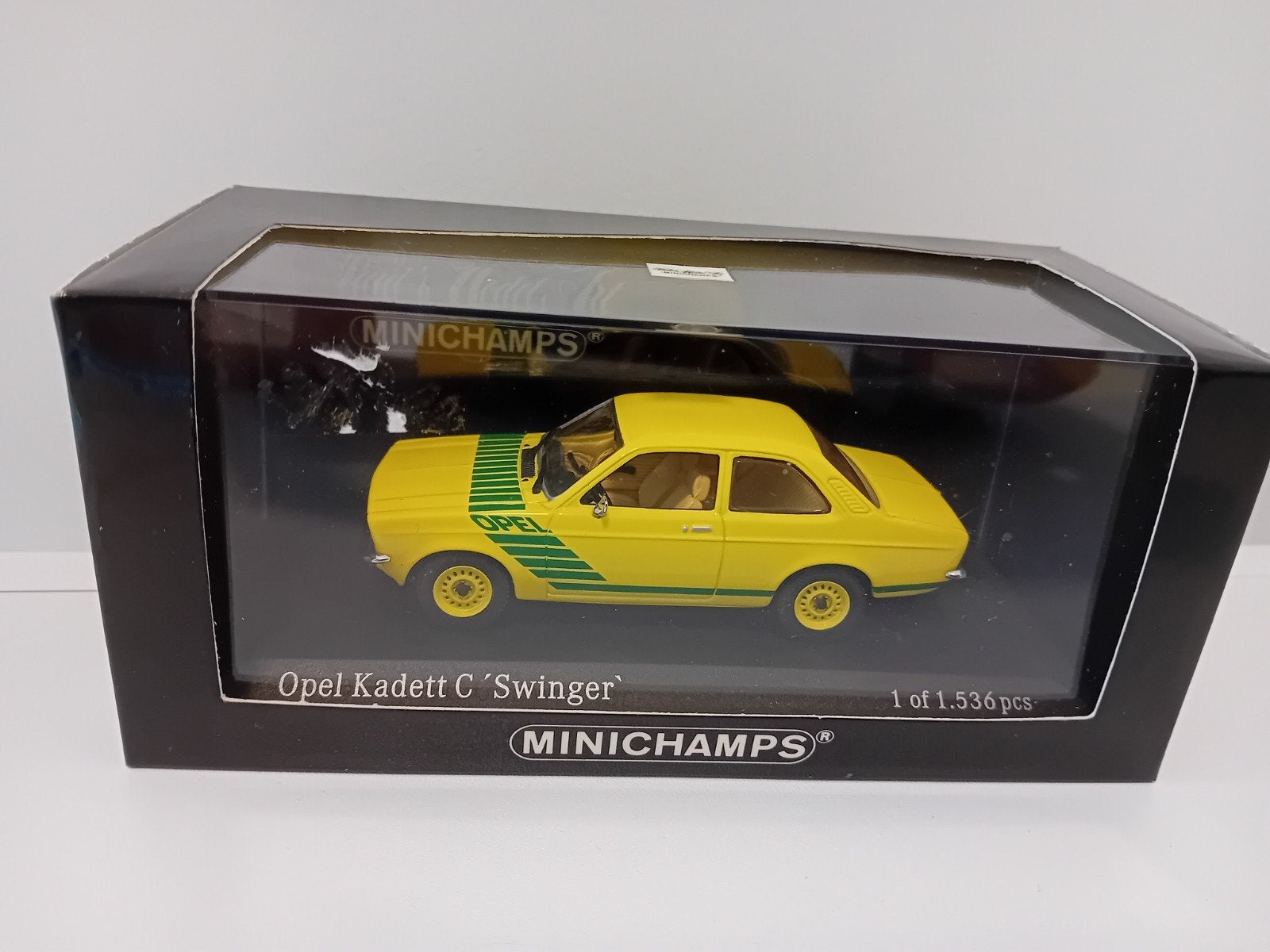 Minichamps Opel Kadett C Swinger geel, Ophalen of Verzenden, Zo goed als nieuw, Auto, MiniChamps