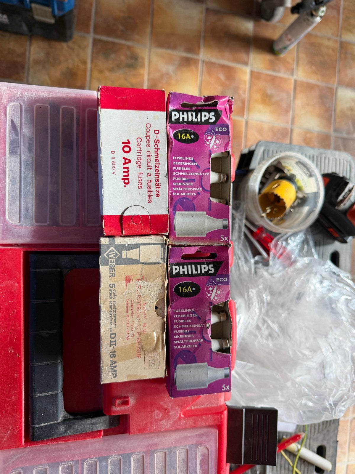 Diverse zekeringen: Philips 16A, Weber 10A en 16A, Ophalen, Nieuw, Overige typen