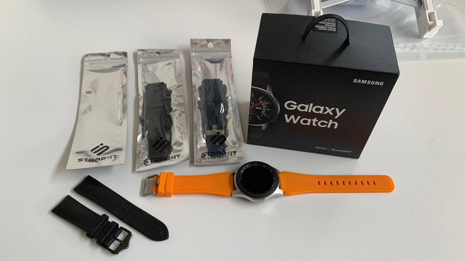 Samsung Galaxy Watch met extra bandjes en oplader!, Ophalen of Verzenden, Zo goed als nieuw, Waterdicht, Conditie