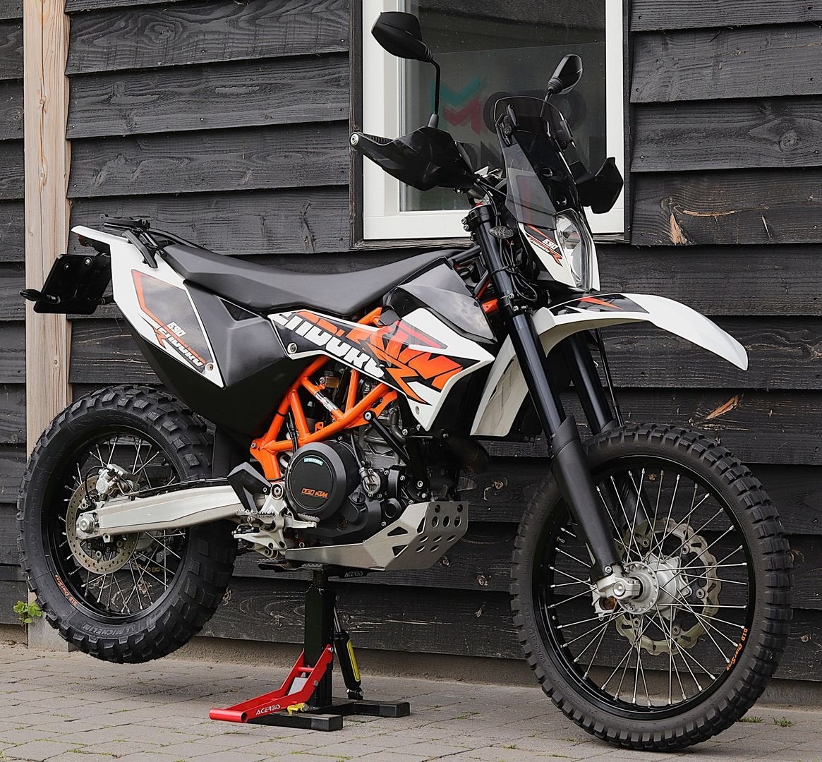 KTM 690 ENDURO R (bj 2015) Akrapovic, KTM, Motorrijbewijs A, Bedrijf, Onbekend